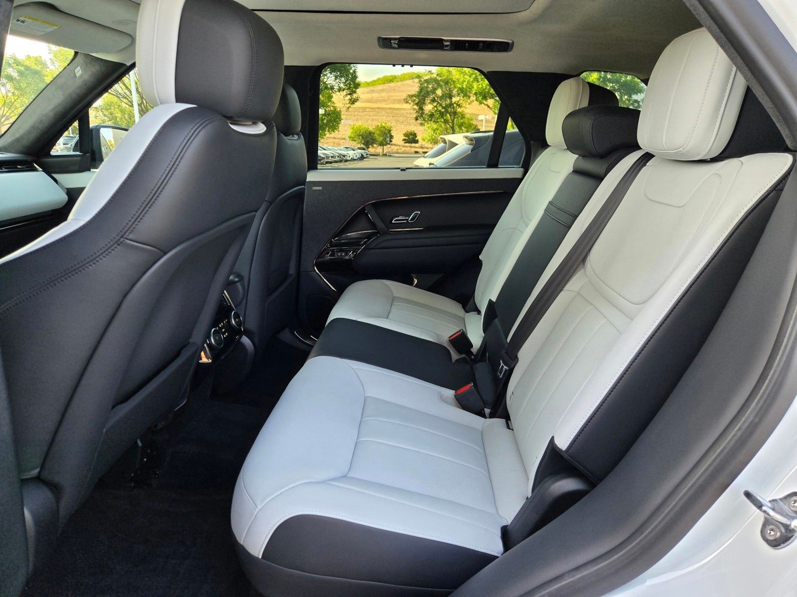 2024 Land Rover Range Rover Sport Plug-in Hybrid Autobiography — full photo 10 of 45
