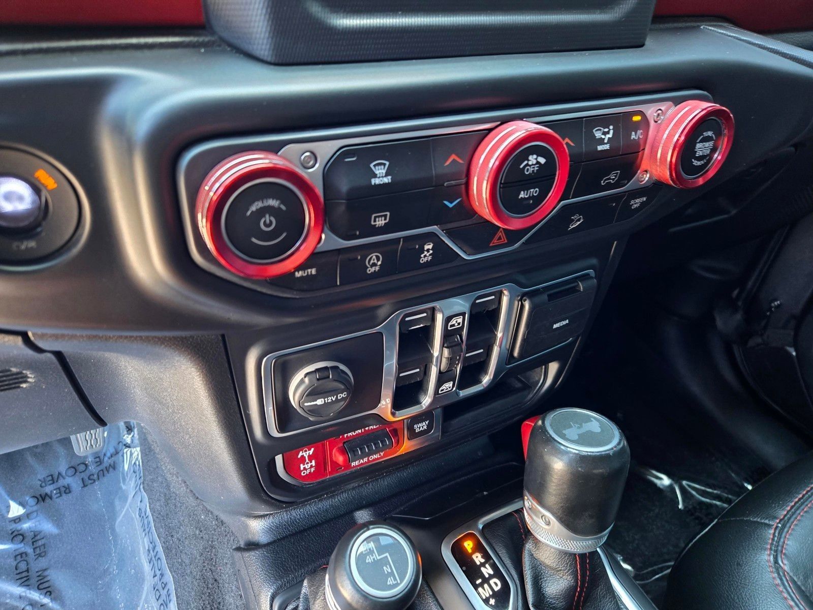 2020 Jeep Wrangler Unlimited Rubicon — foto completa 23 de 45