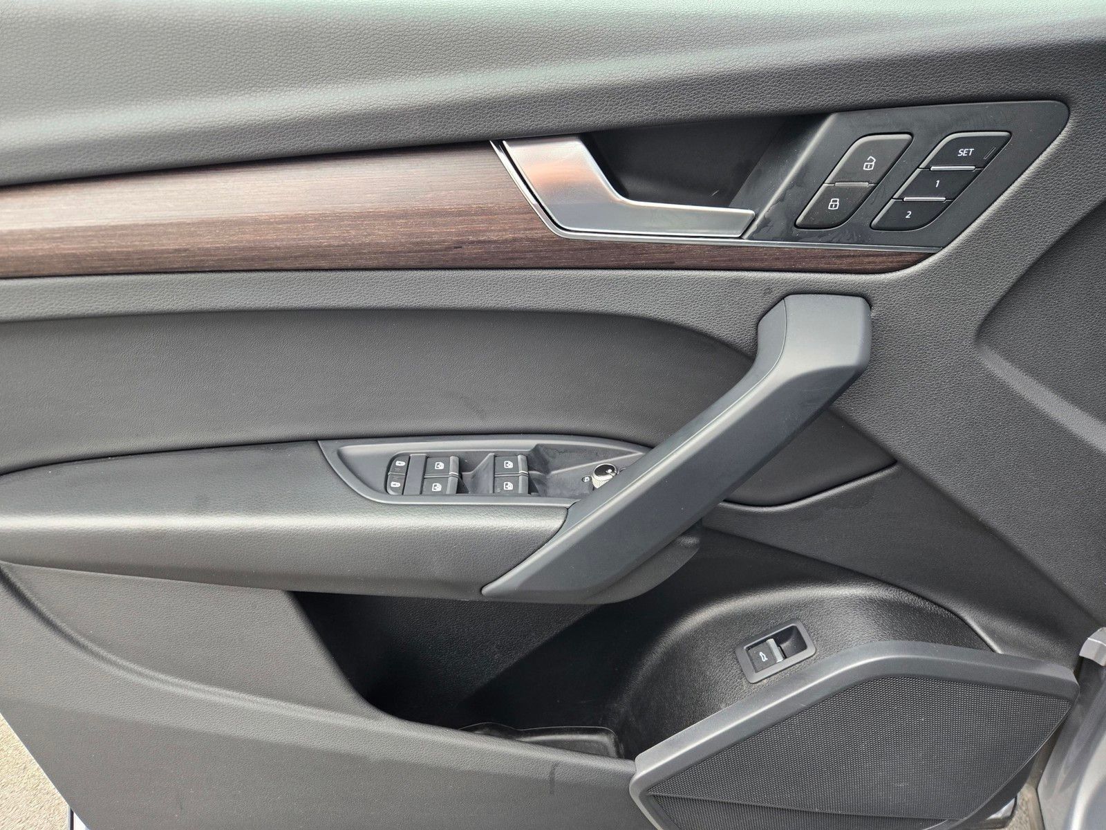 2023 Audi Q5 45 S line Premium — full photo 17 of 45