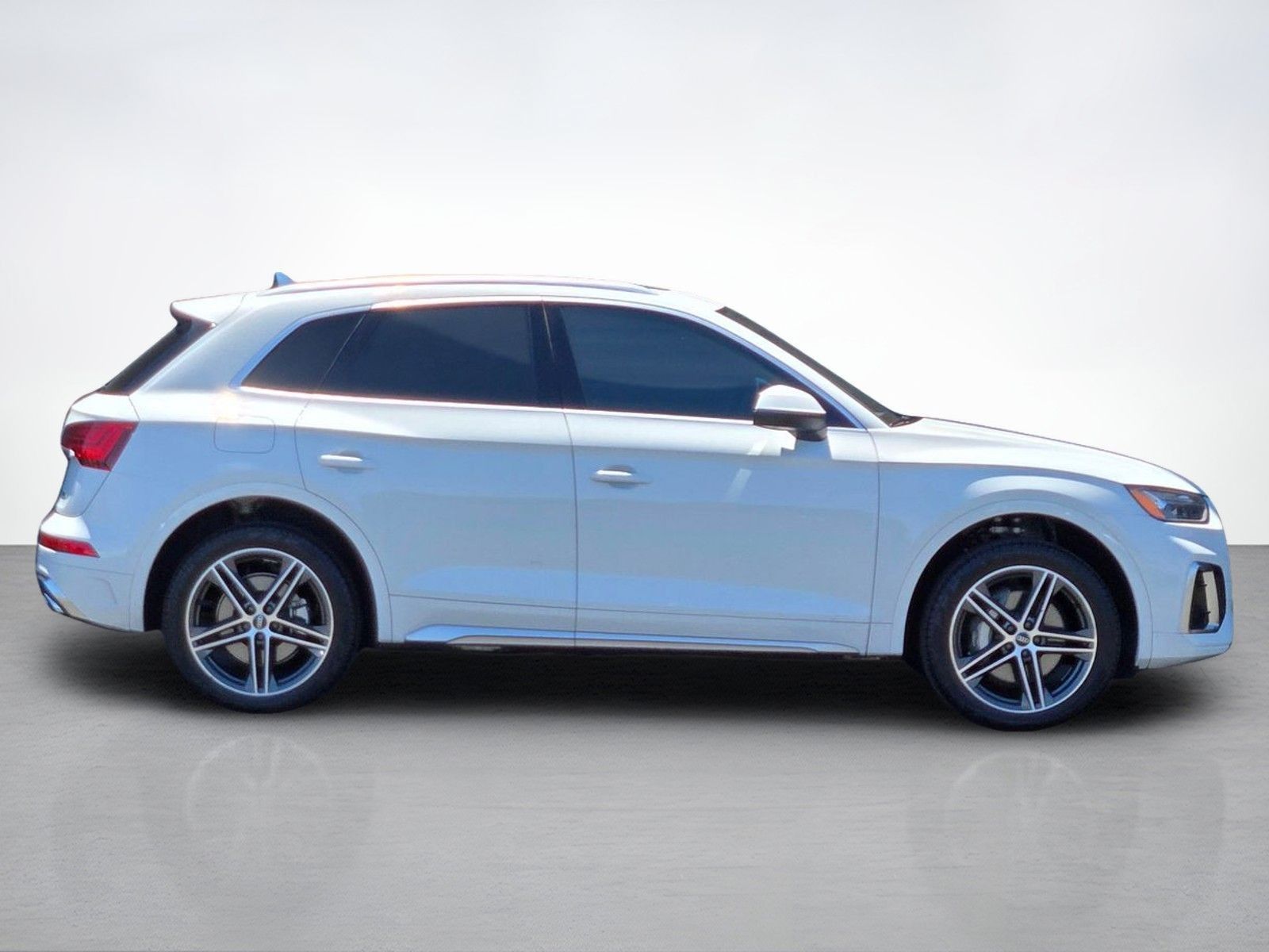 2023 Audi Q5 e 55 Premium Plus — foto completa 7 de 45