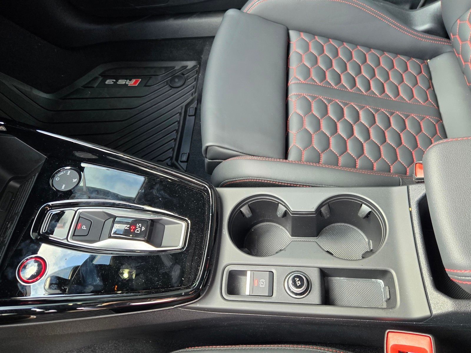 2025 Audi RS 3 2.5T — foto completa 23 de 45