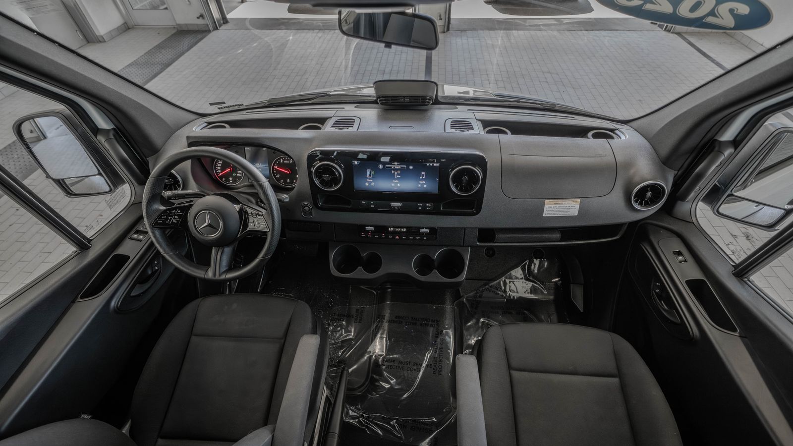 2025 Mercedes-Benz Sprinter 2500 Passenger 170 WB — foto completa 8 de 35