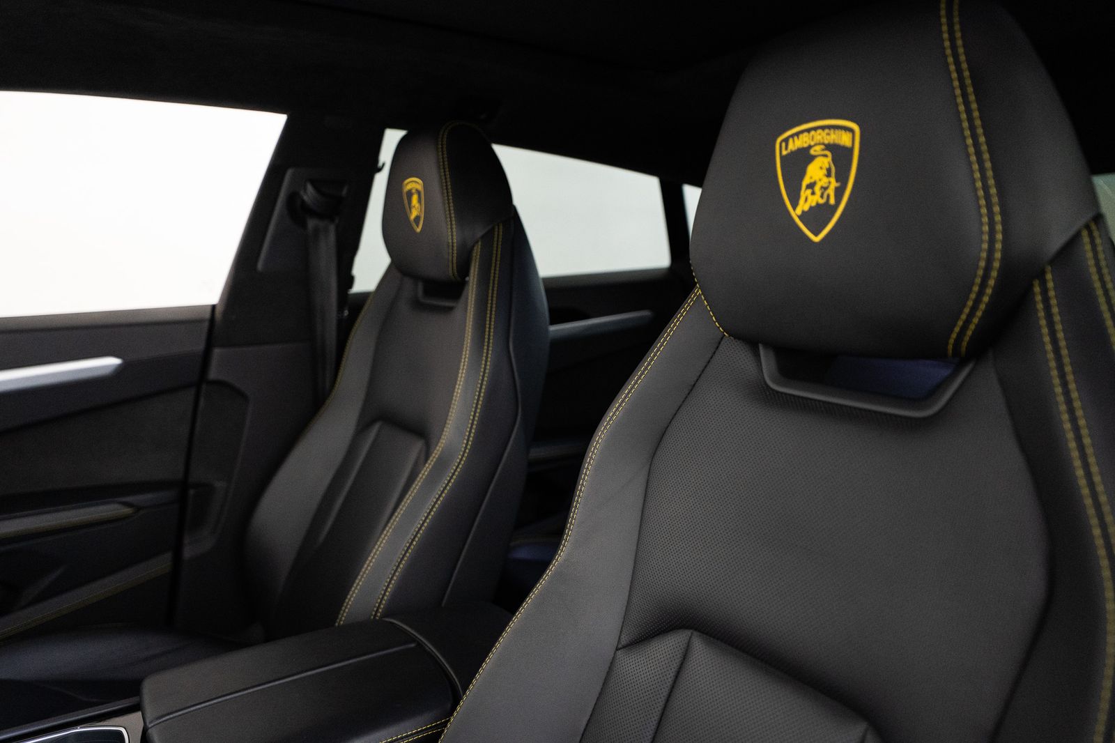2020 Lamborghini Urus — foto completa 21 de 53