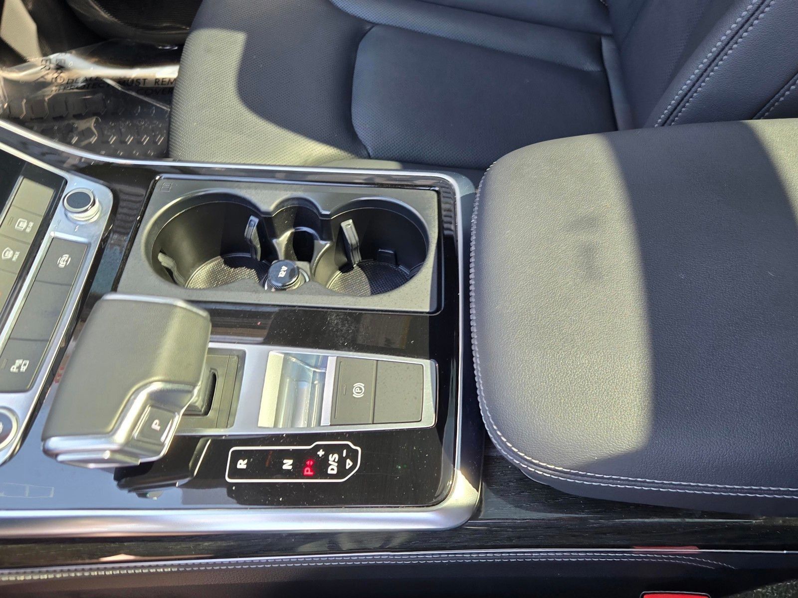 2025 Audi Q7 55 Premium Plus — foto completa 23 de 45