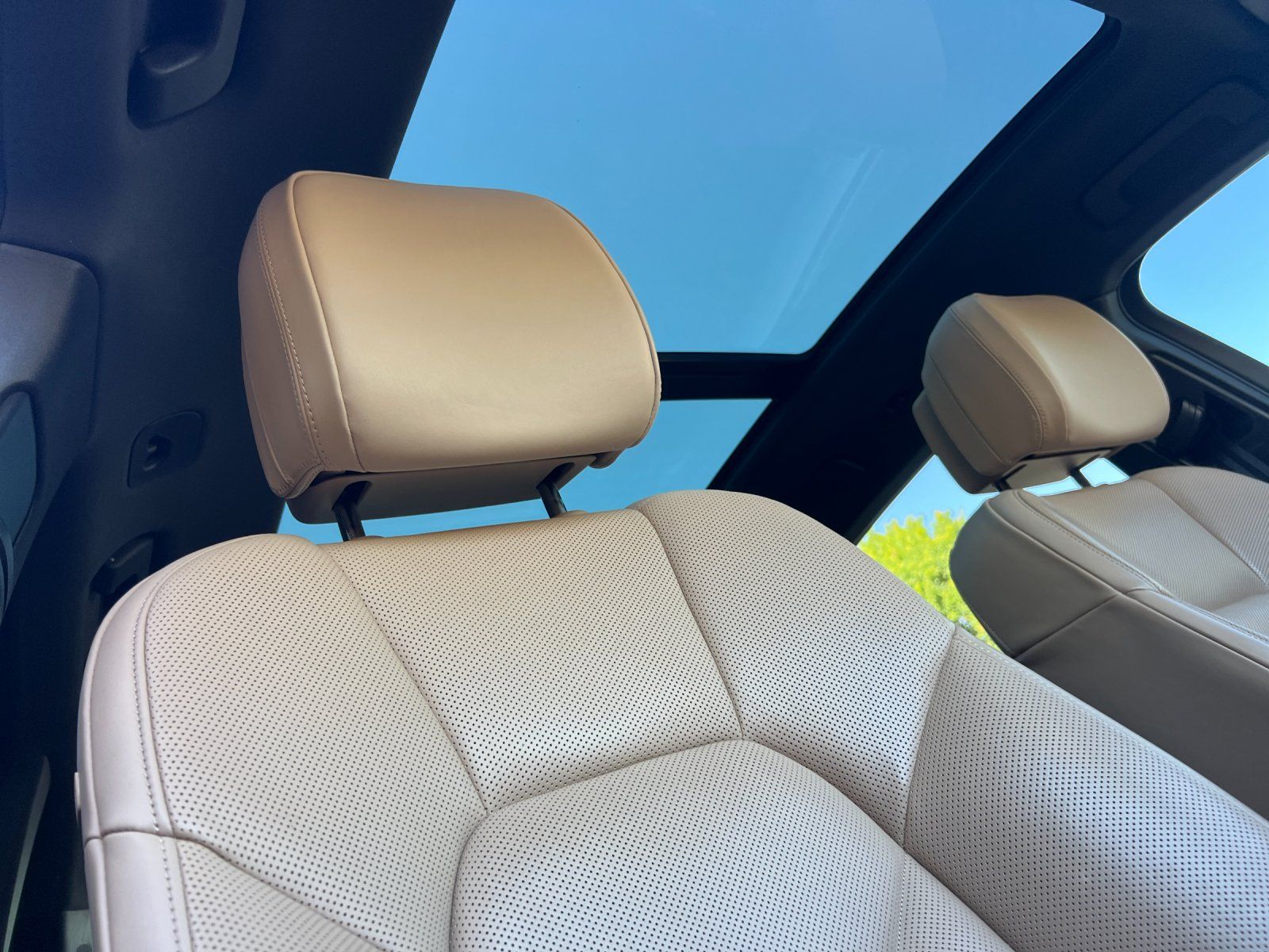 2024 Porsche Macan S — full photo 17 of 28