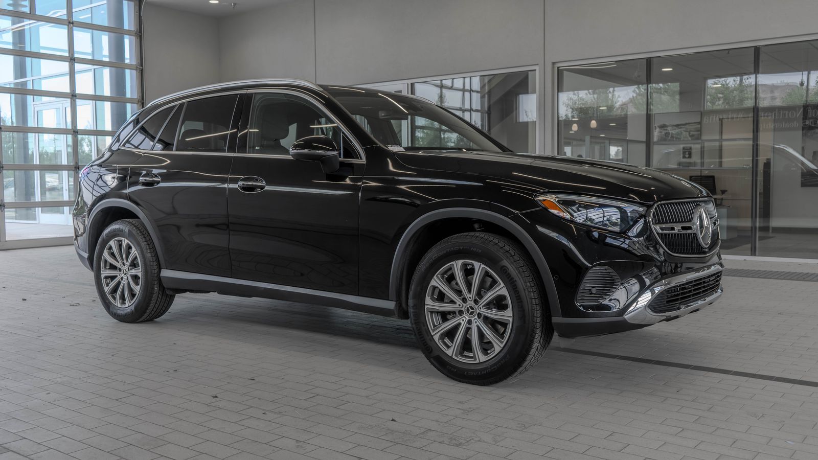 2026 Mercedes-Benz GLC GLC 300 — full photo 12 of 35