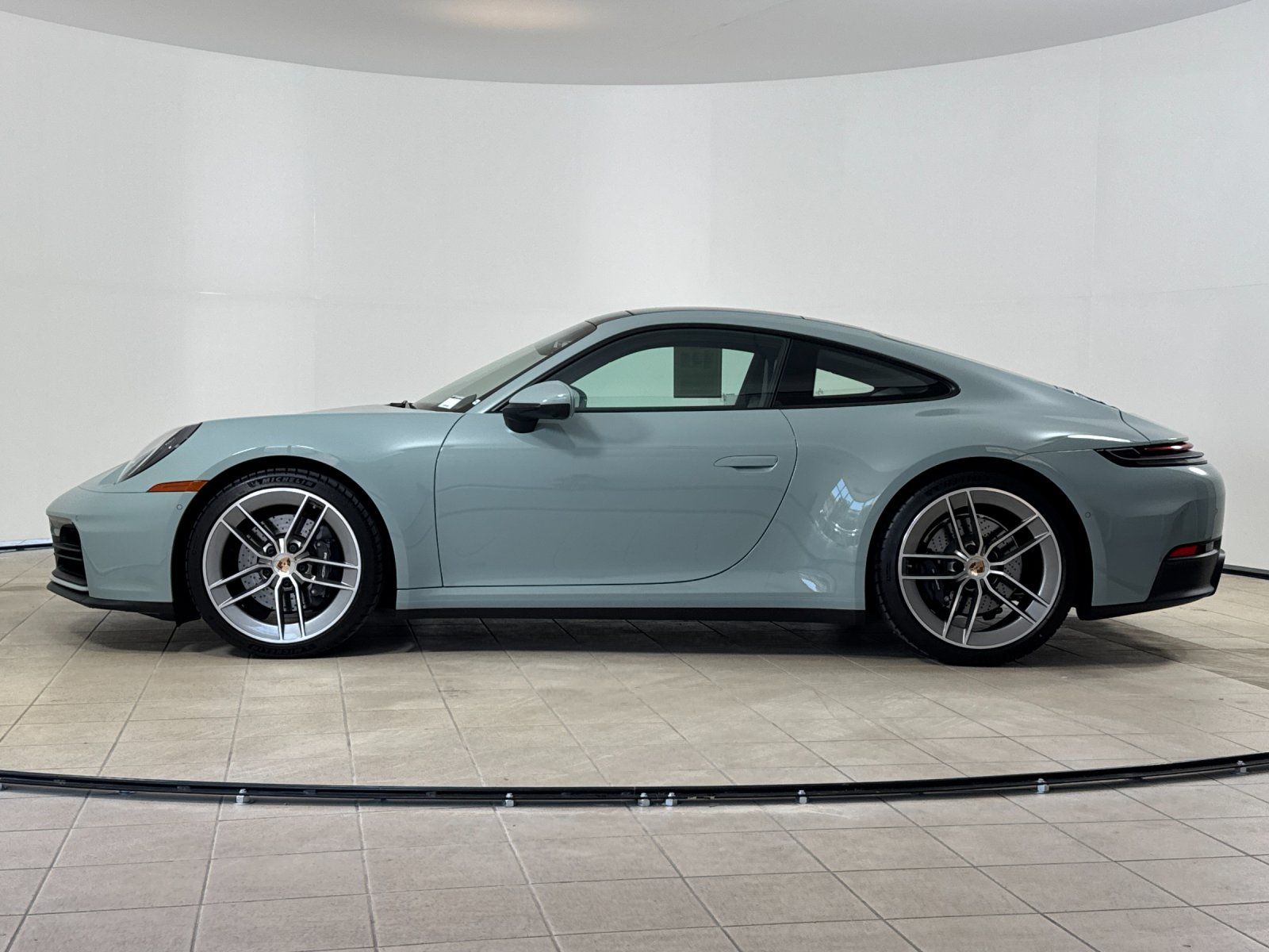 2026 Porsche 911 Carrera — full photo 3 of 29