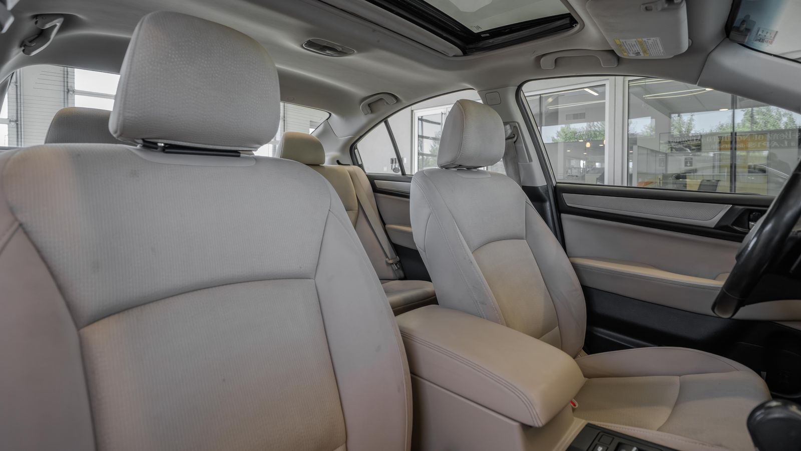 2015 Subaru Legacy 2.5i — foto completa 32 de 34