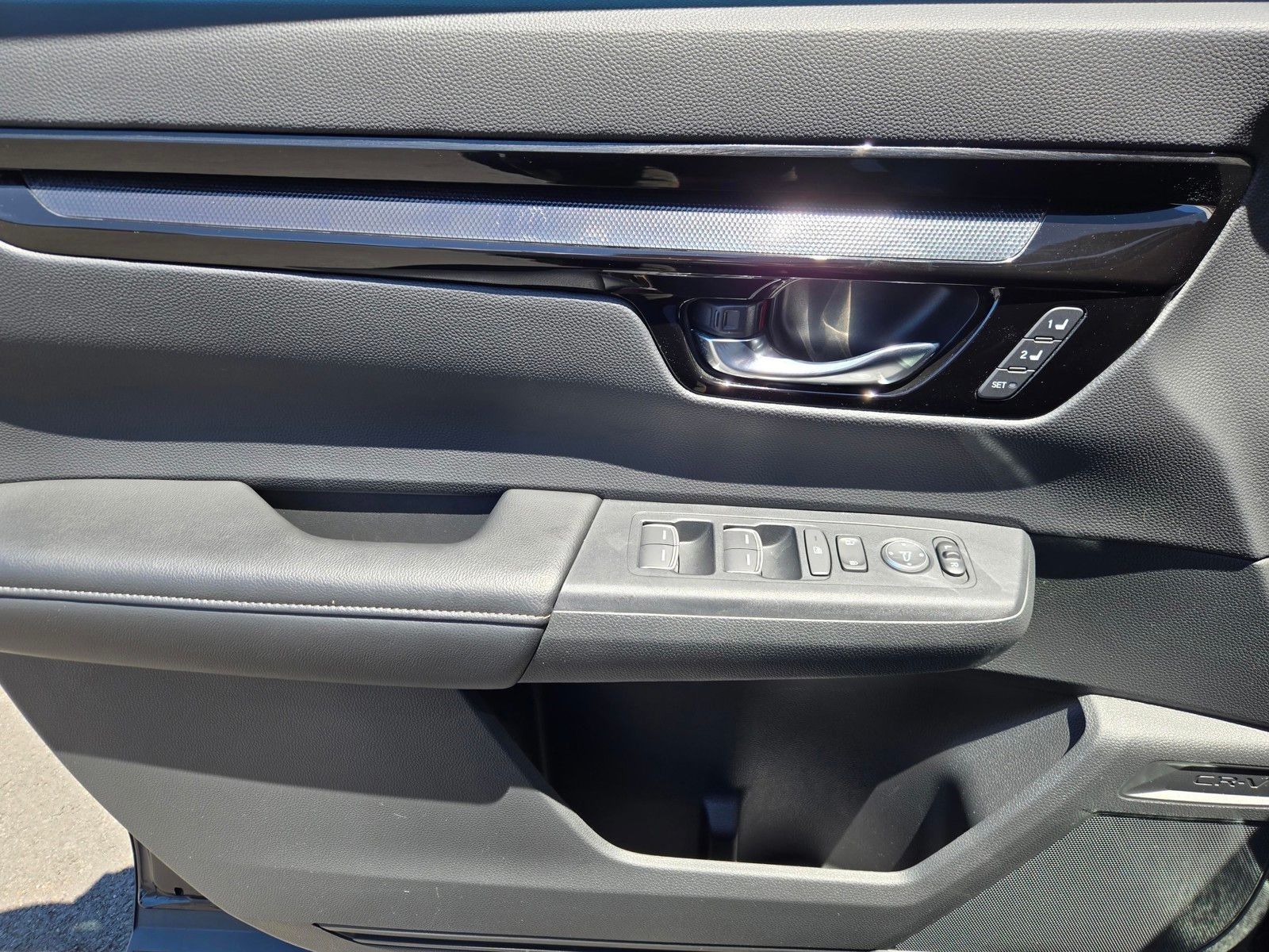 2025 Honda CR-V EX-L — full photo 18 of 28