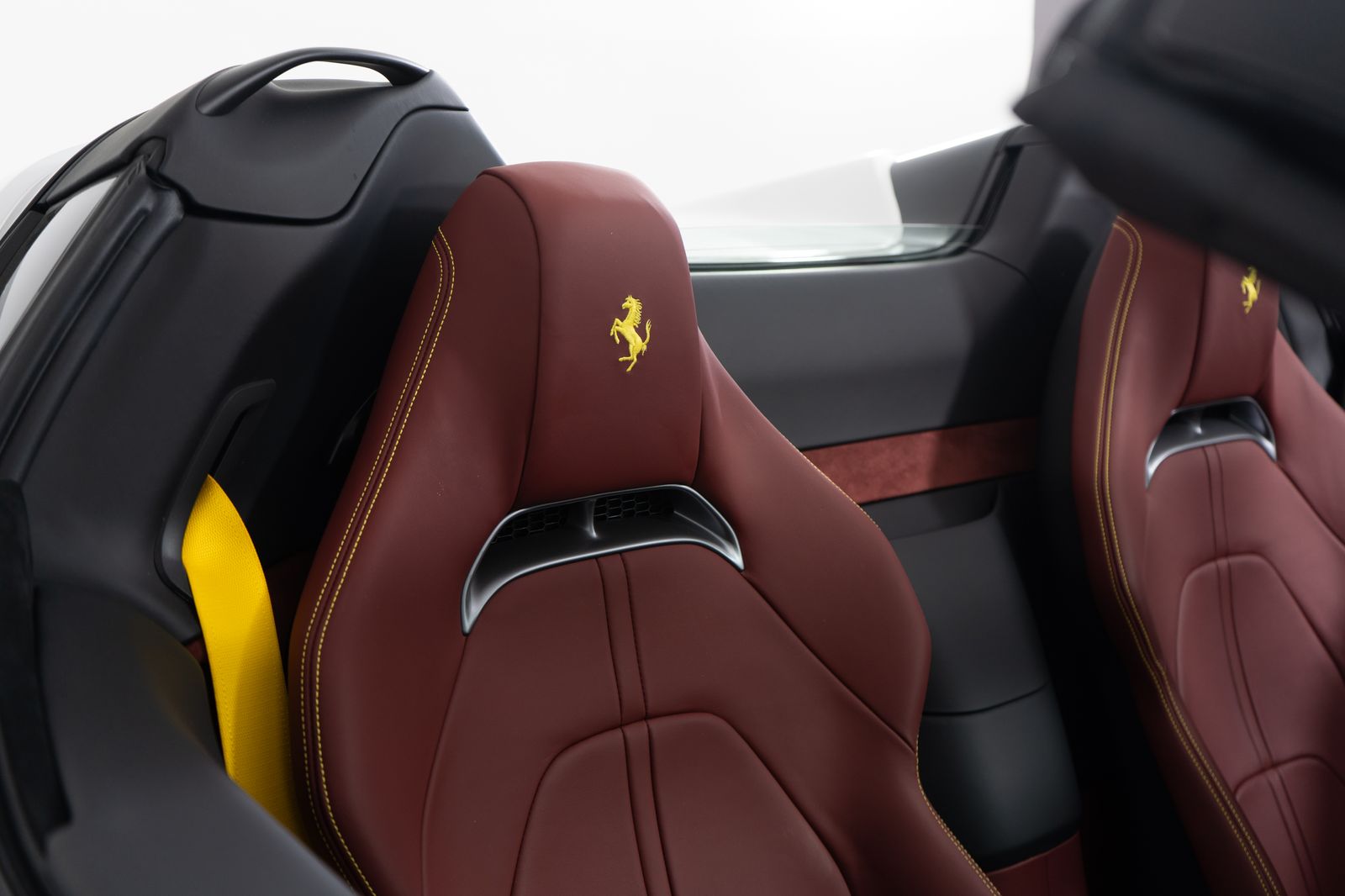 2024 Ferrari SF90 Spider — full photo 48 of 51