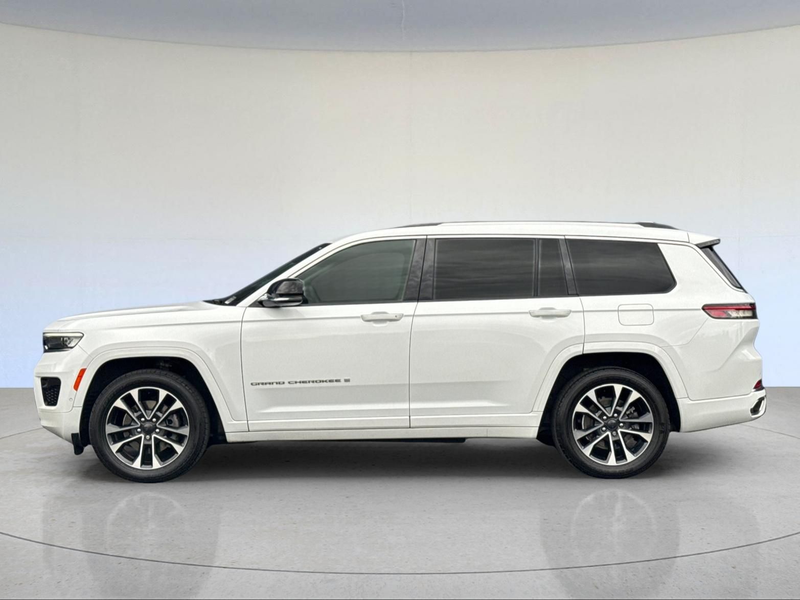 2021 Jeep Grand Cherokee L Overland — foto completa 3 de 31