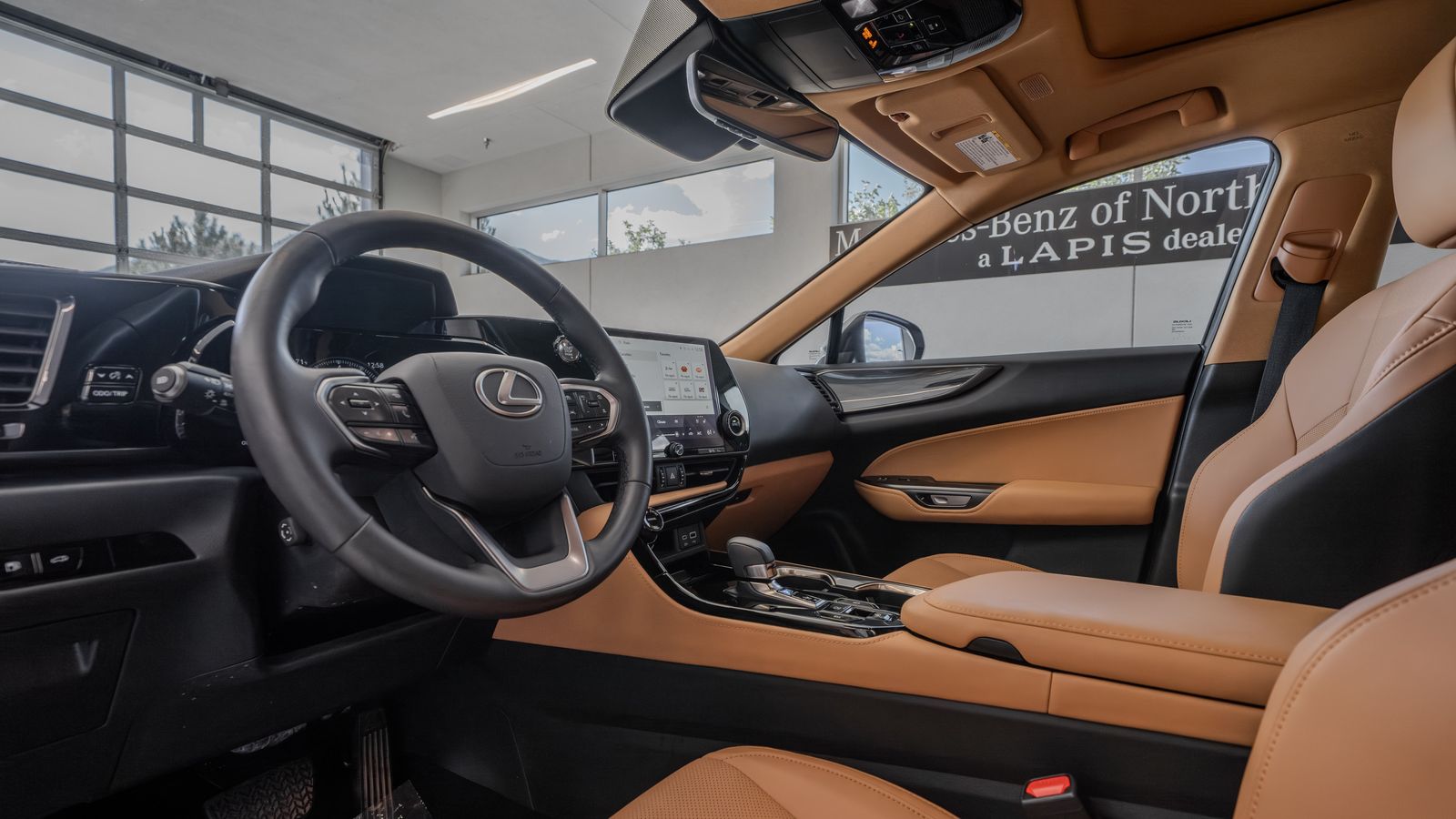2025 Lexus NX 250 Premium — foto completa 5 de 33