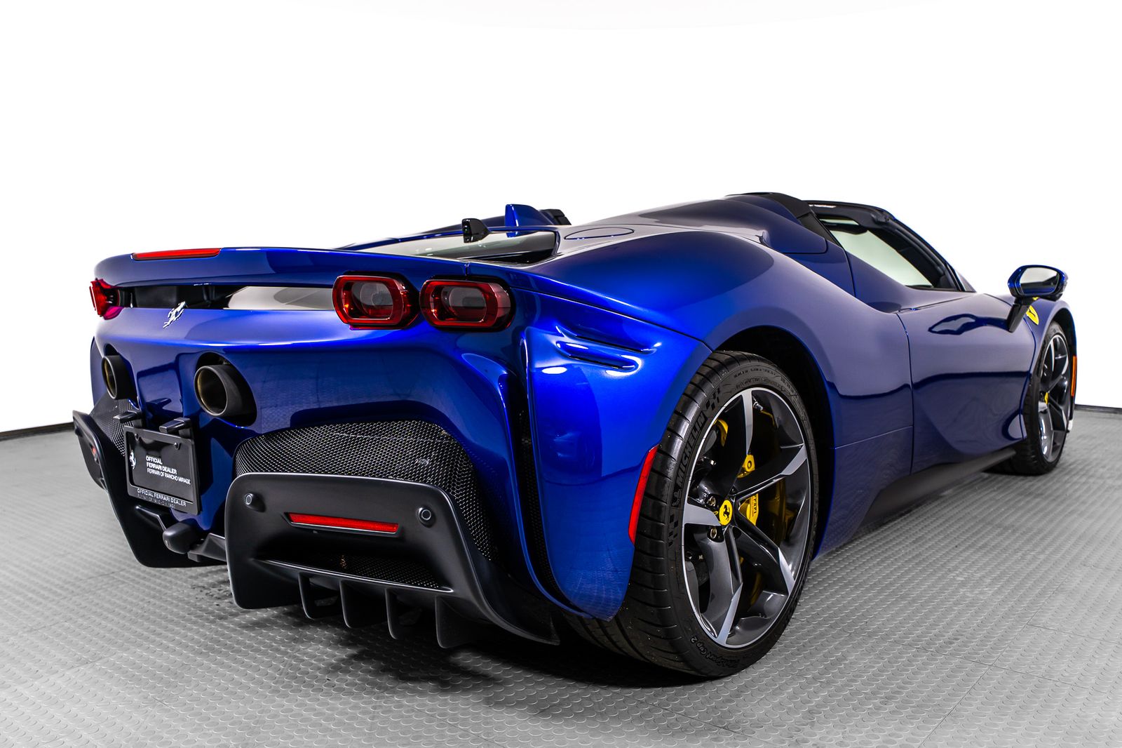 2025 Ferrari SF90 Spider — full photo 6 of 67