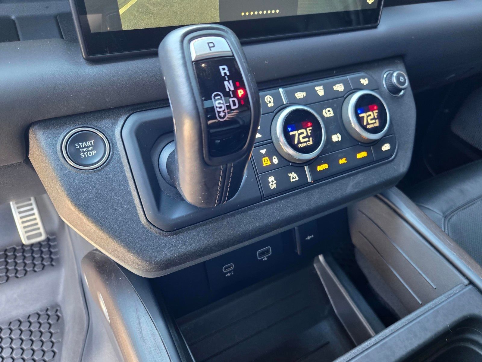 2024 Land Rover Defender 130 X — full photo 22 of 45