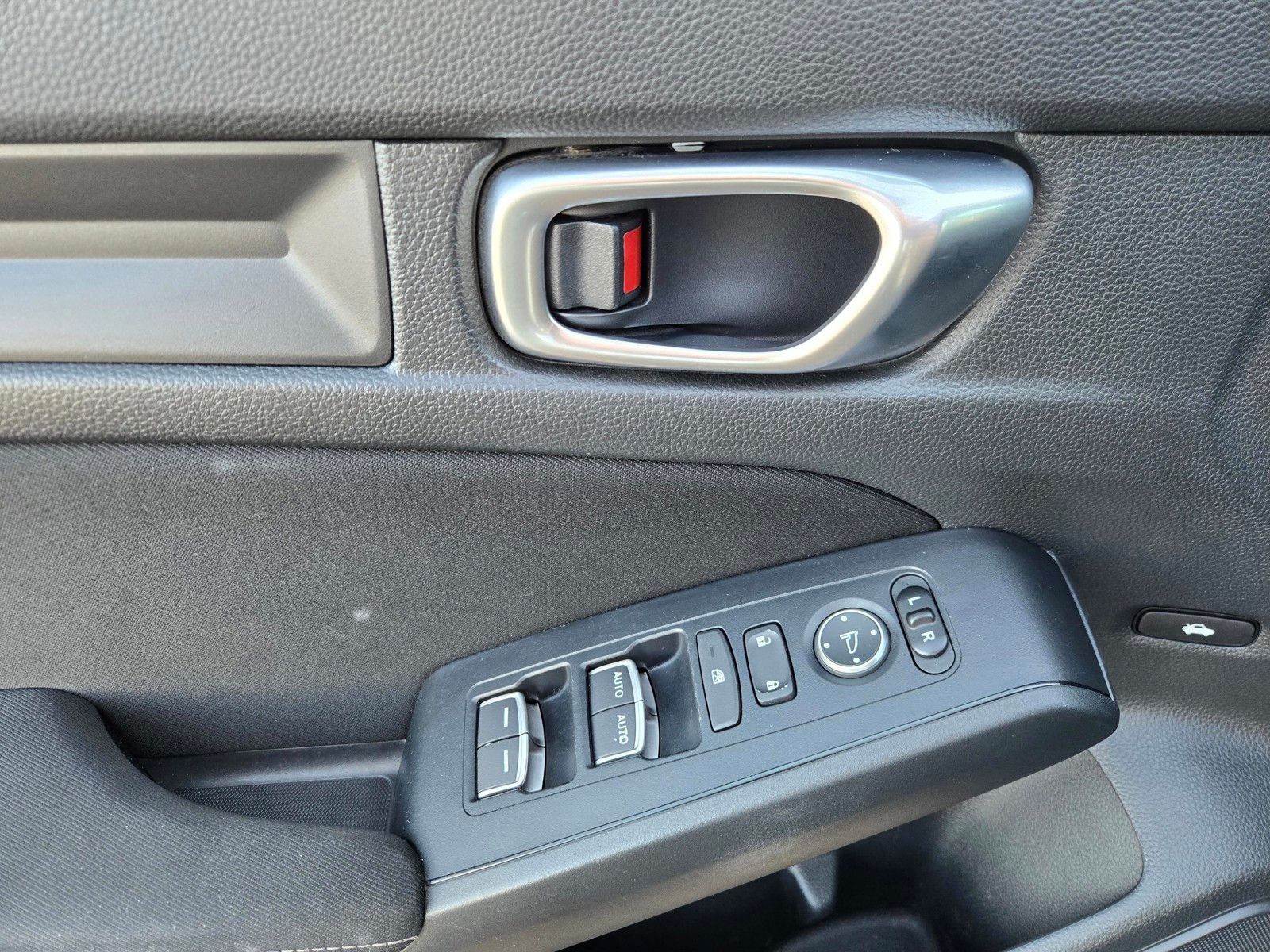 2023 Honda Civic LX — full photo 18 of 28