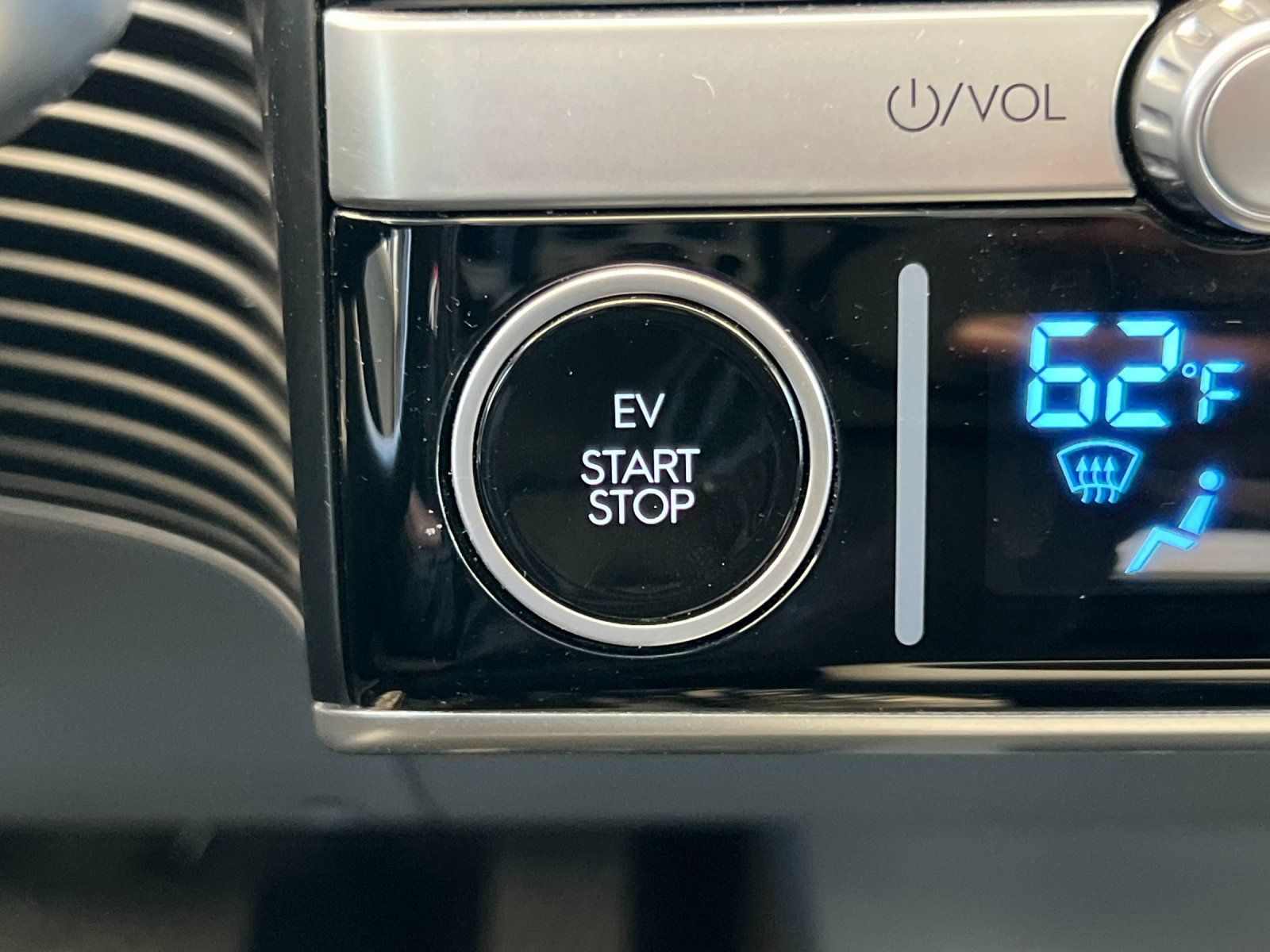 2024 Hyundai IONIQ 5 SEL — full photo 23 of 29