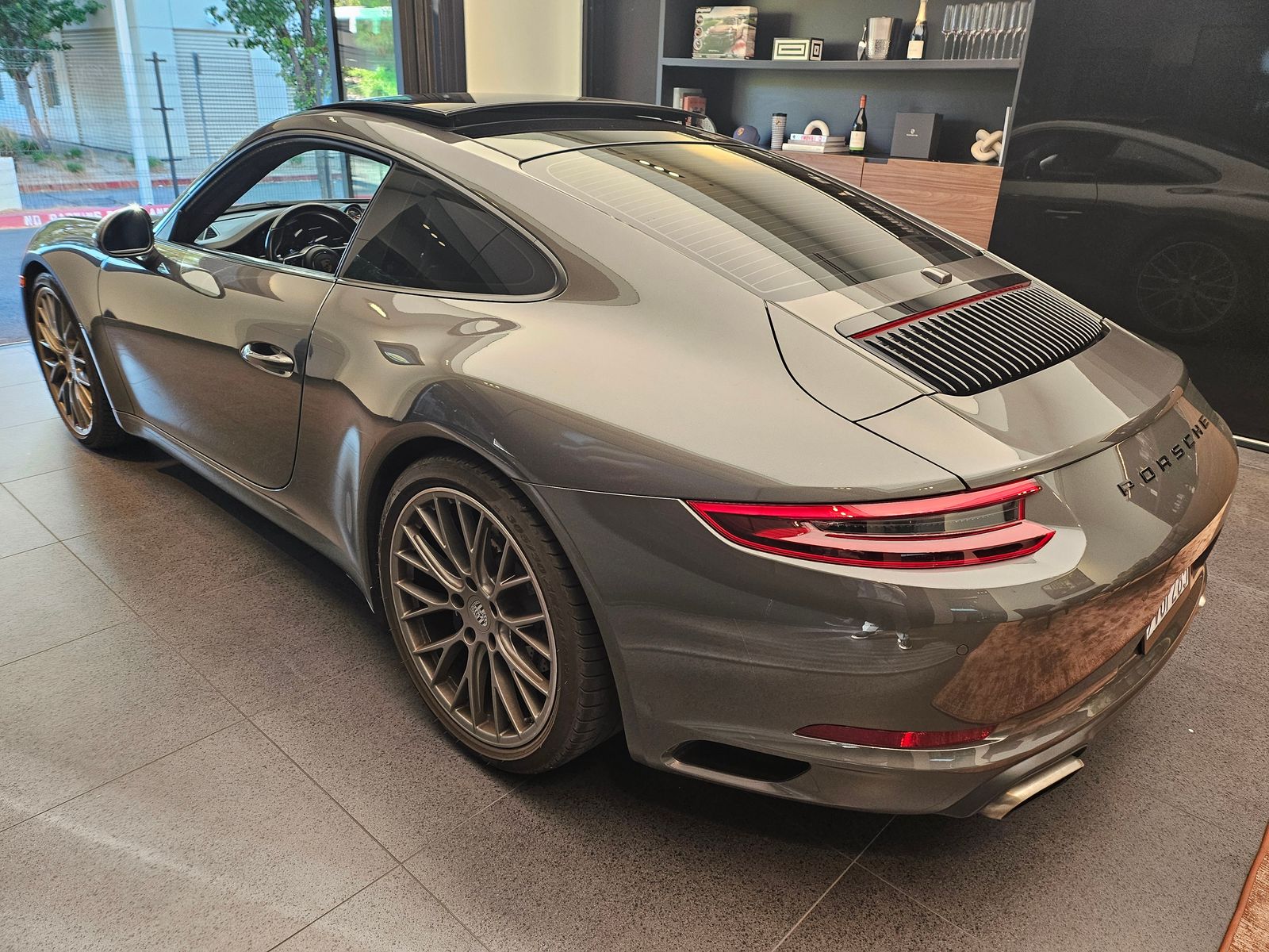 2019 Porsche 911 Carrera — full photo 3 of 12