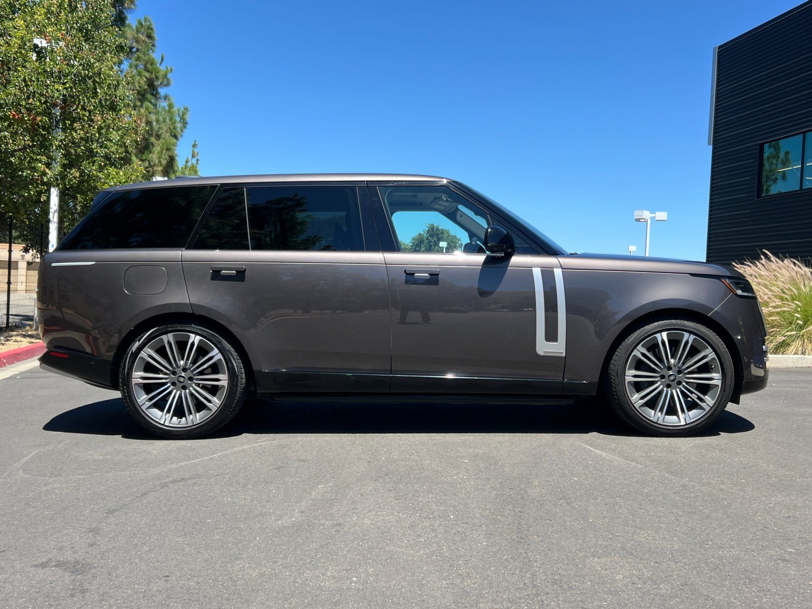2023 Land Rover Range Rover Autobiography — full photo 6 of 29