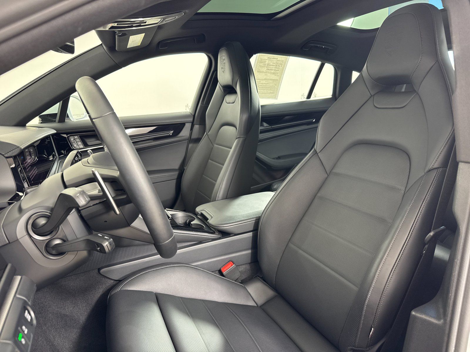 2026 Porsche Panamera E-Hybrid 4 — full photo 6 of 30