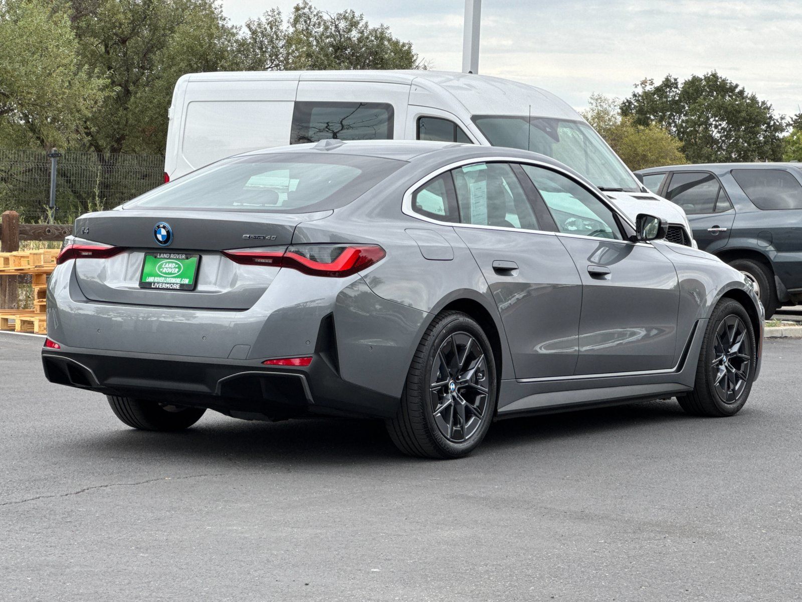2025 BMW i4 eDrive40 — full photo 5 of 28