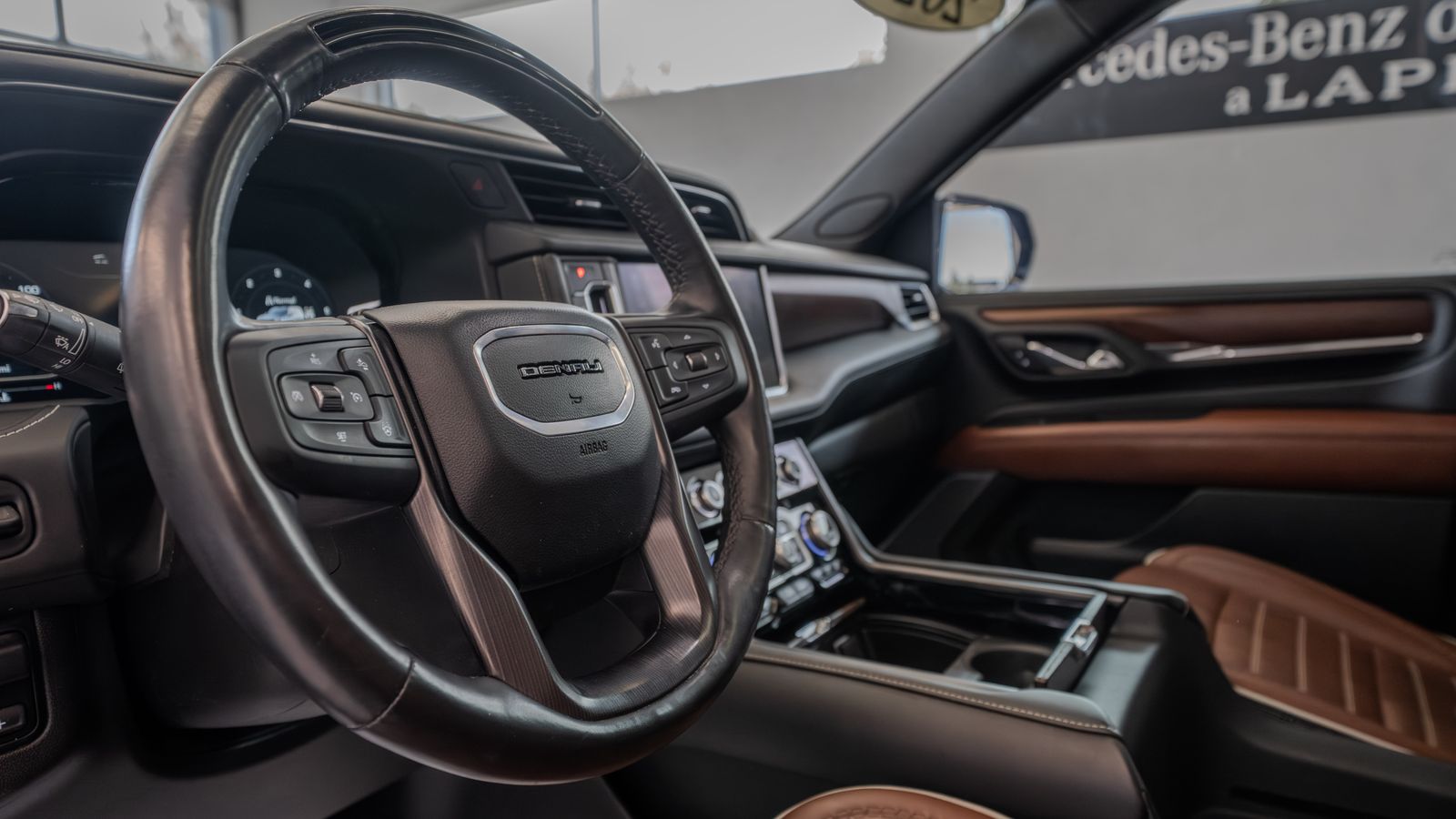 2024 GMC Yukon XL Denali Ultimate — foto completa 7 de 35