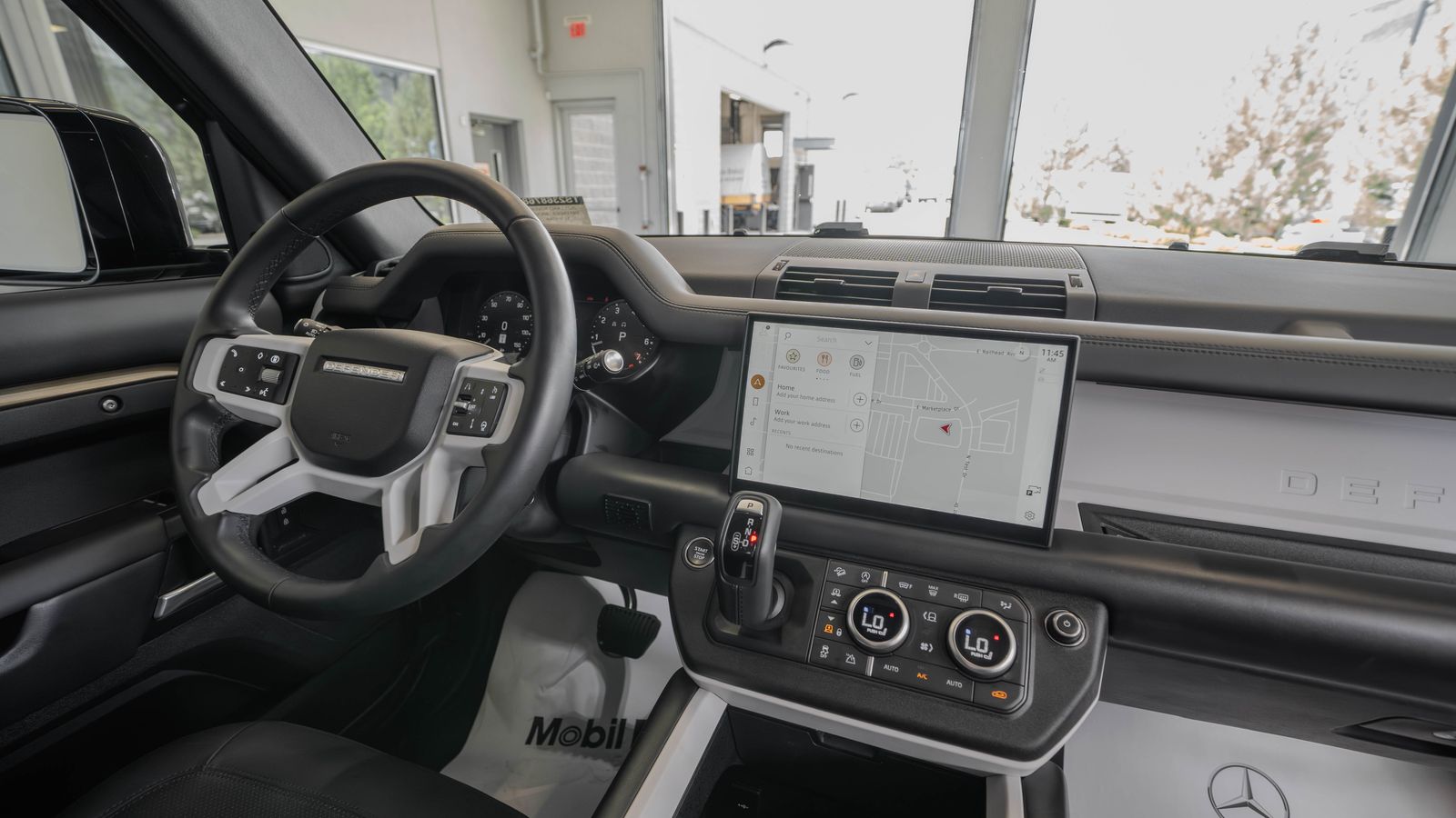 2025 Land Rover Defender 90 S — foto completa 19 de 33