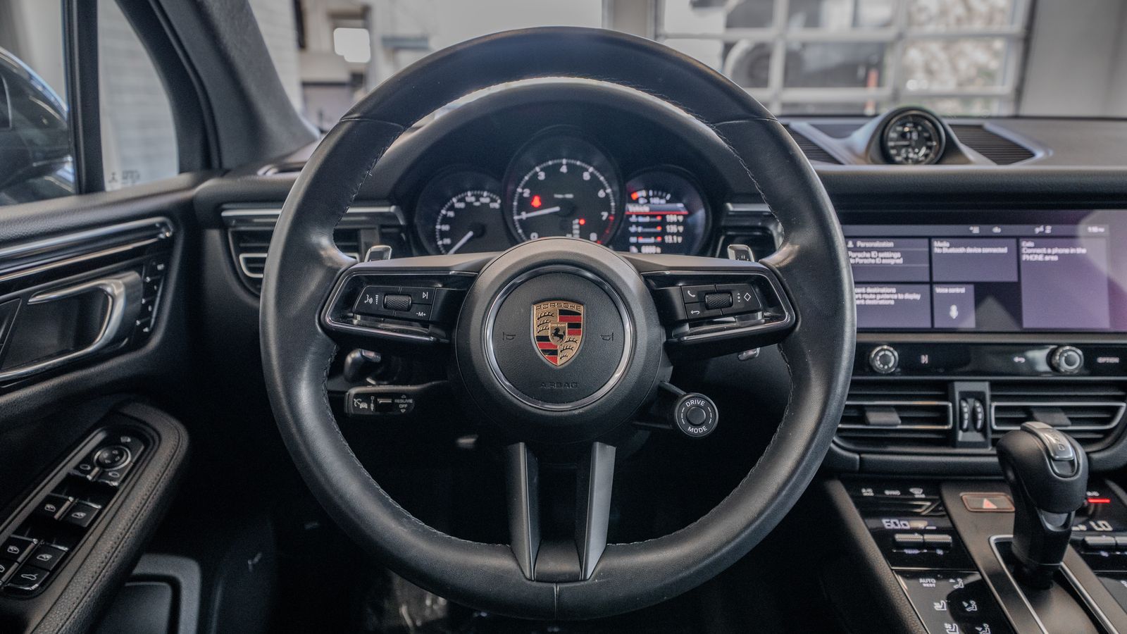 2023 Porsche Macan Base — foto completa 9 de 35