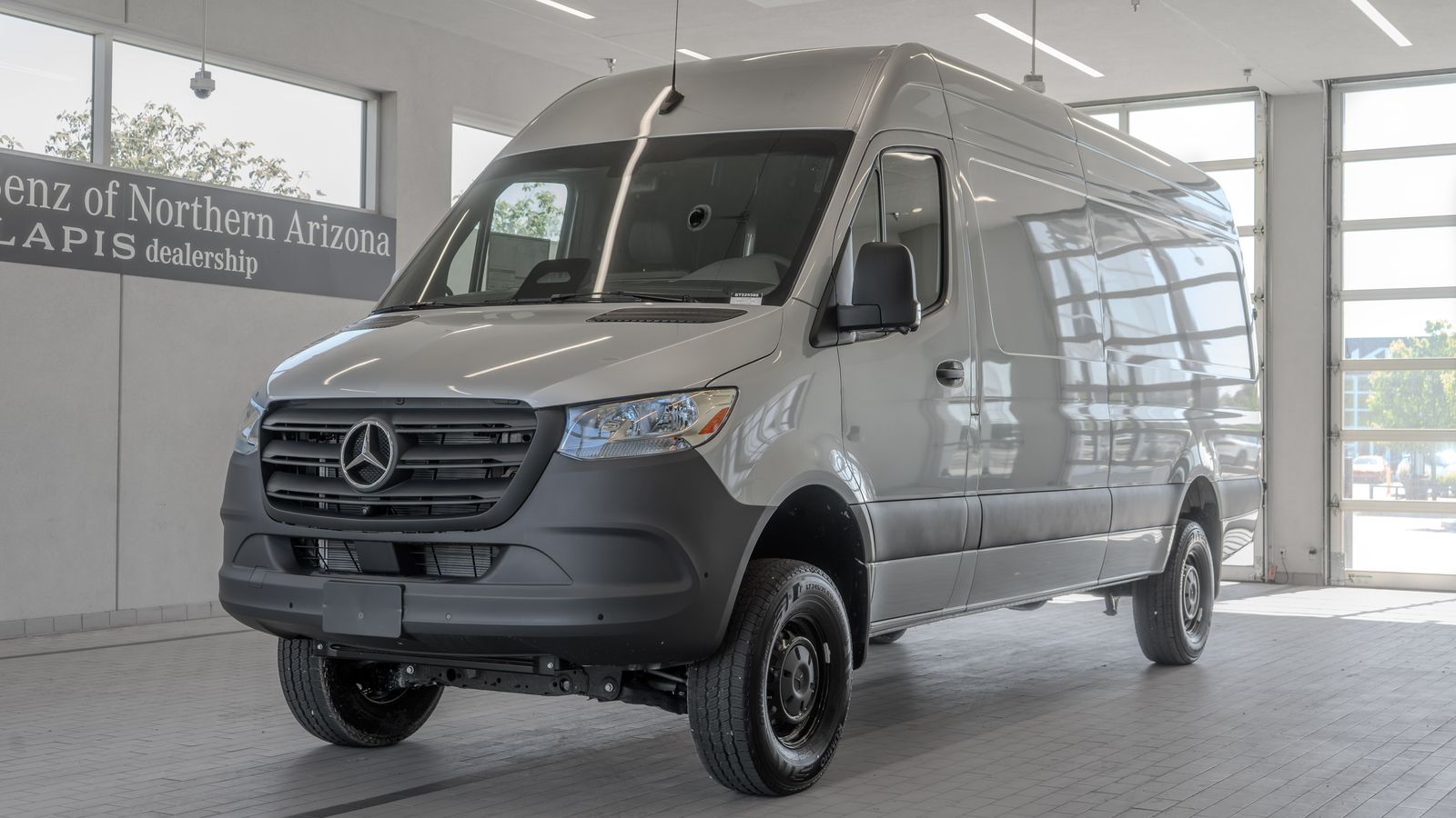 2025 Mercedes-Benz Sprinter 2500 Cargo 170 WB — foto completa 25 de 36