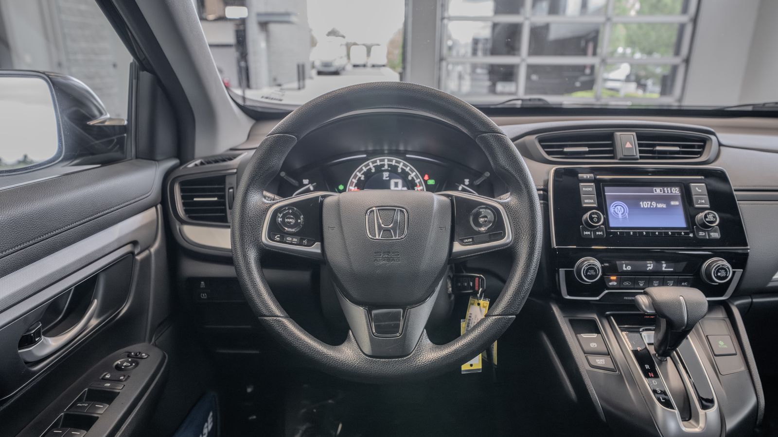 2019 Honda CR-V LX — full photo 9 of 33