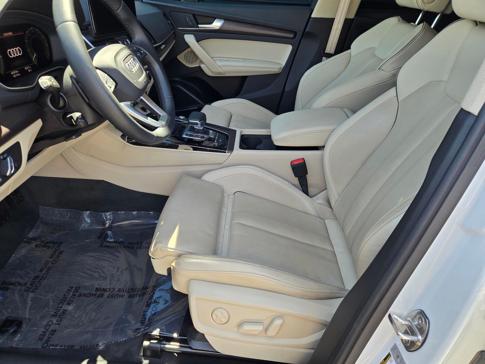 2023 Audi Q5 e 55 Premium Plus — foto completa 25 de 45
