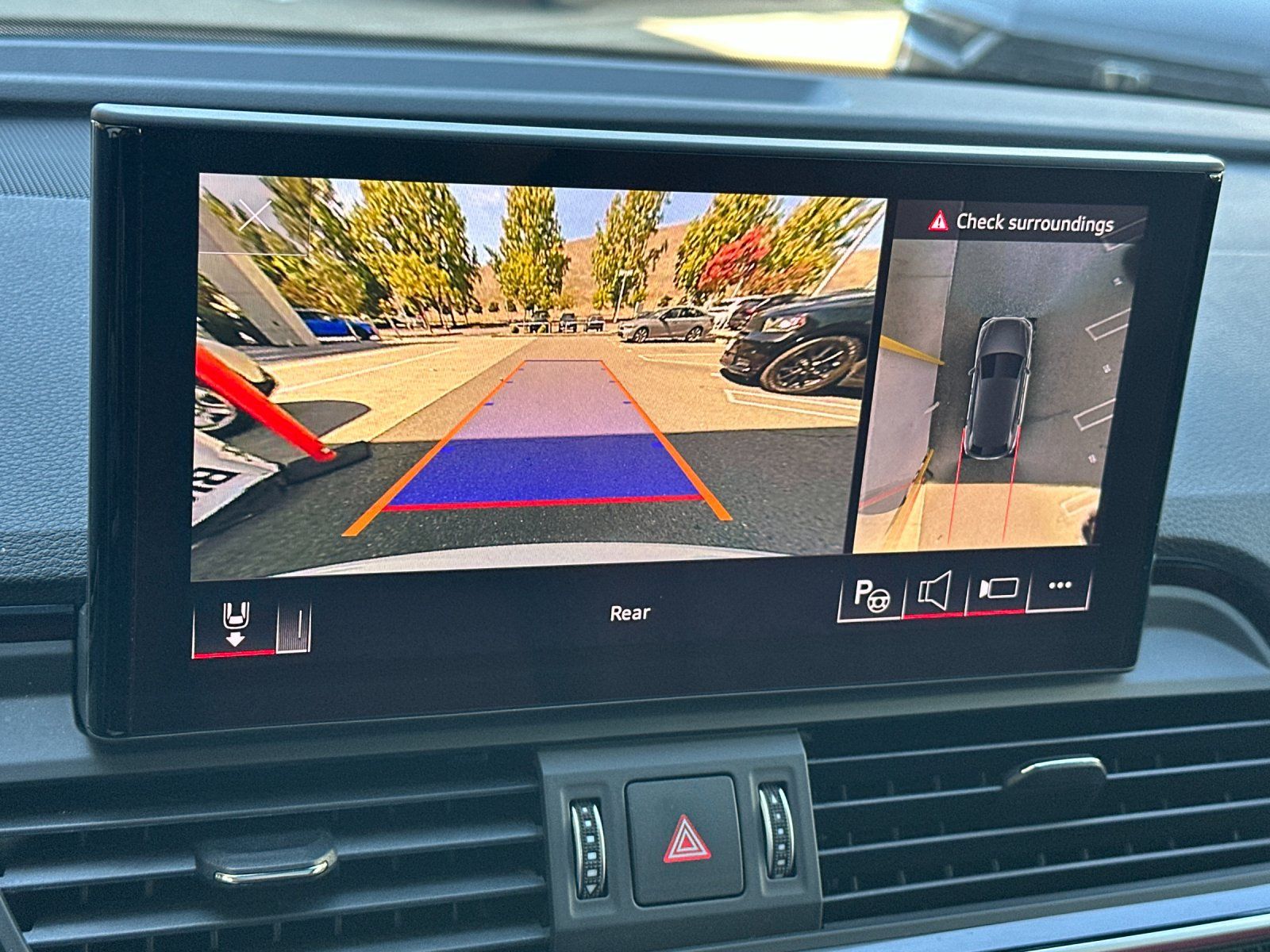 2023 Audi SQ5 Prestige — full photo 19 of 28
