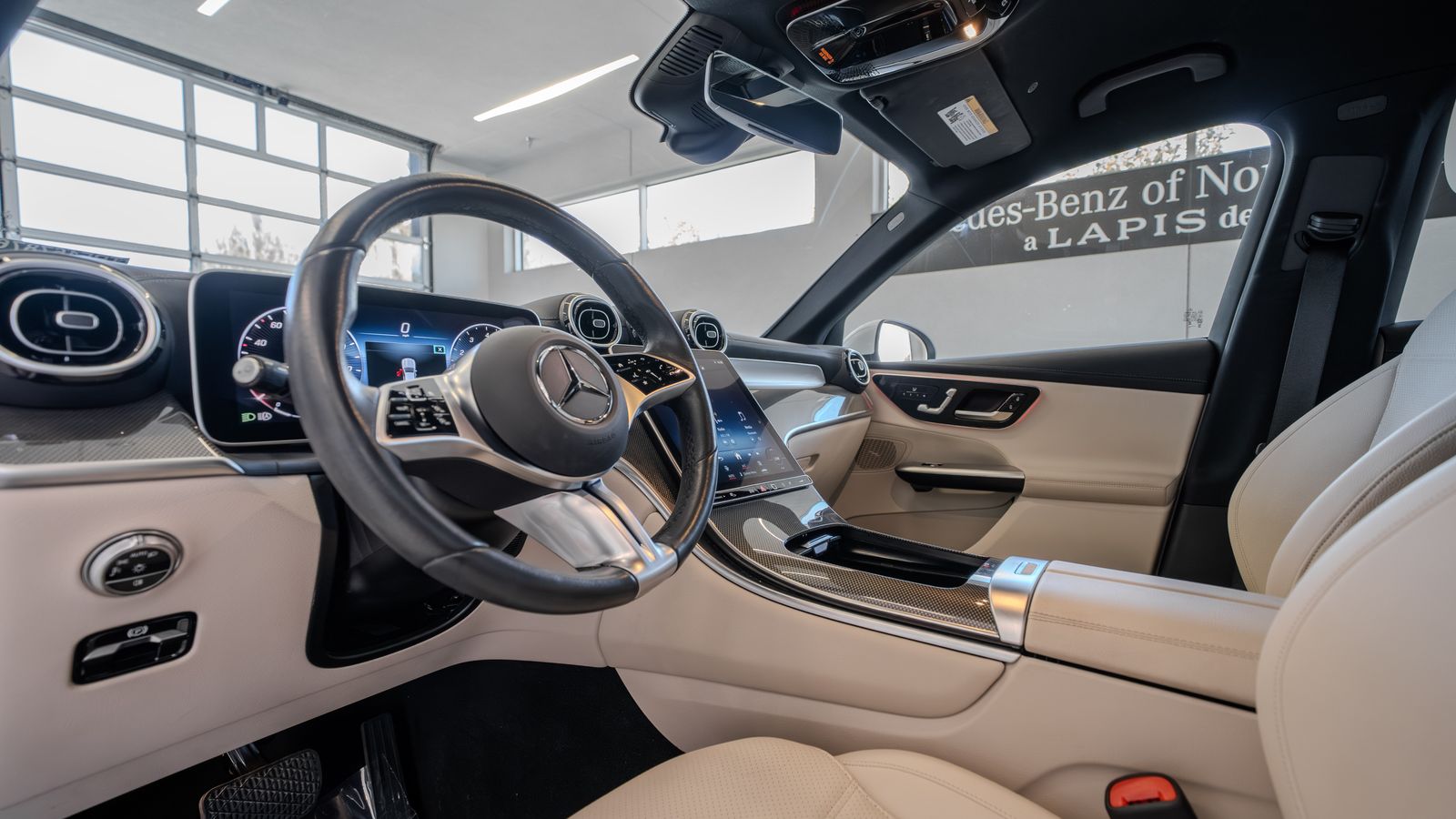 2024 Mercedes-Benz GLC GLC 300 — full photo 6 of 33