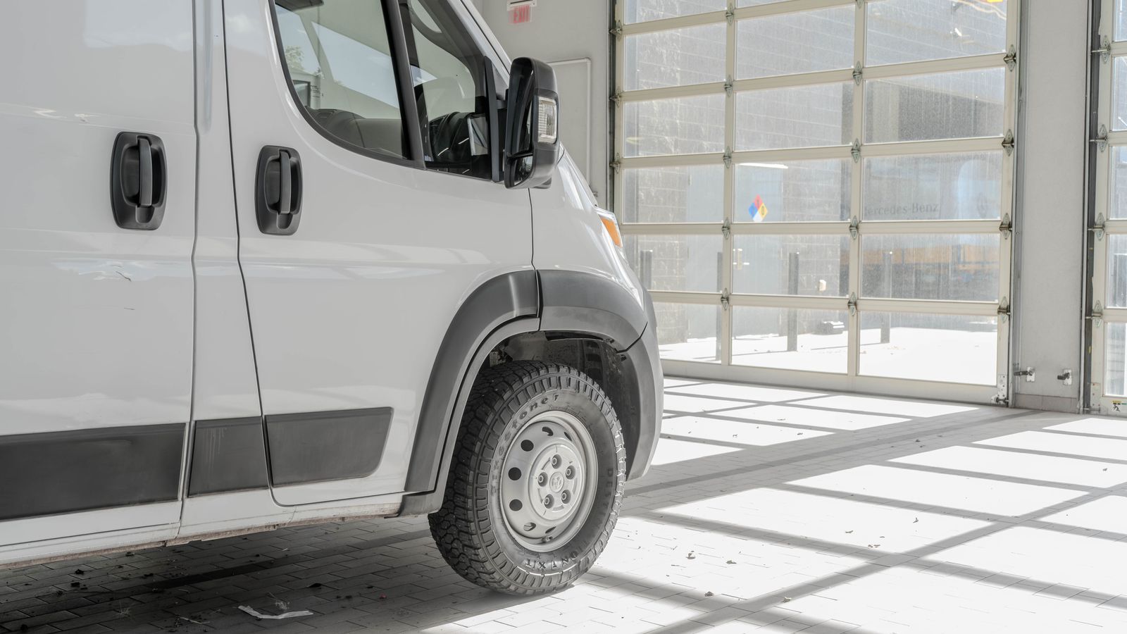 2025 Ram ProMaster 2500 High Roof — foto completa 29 de 34