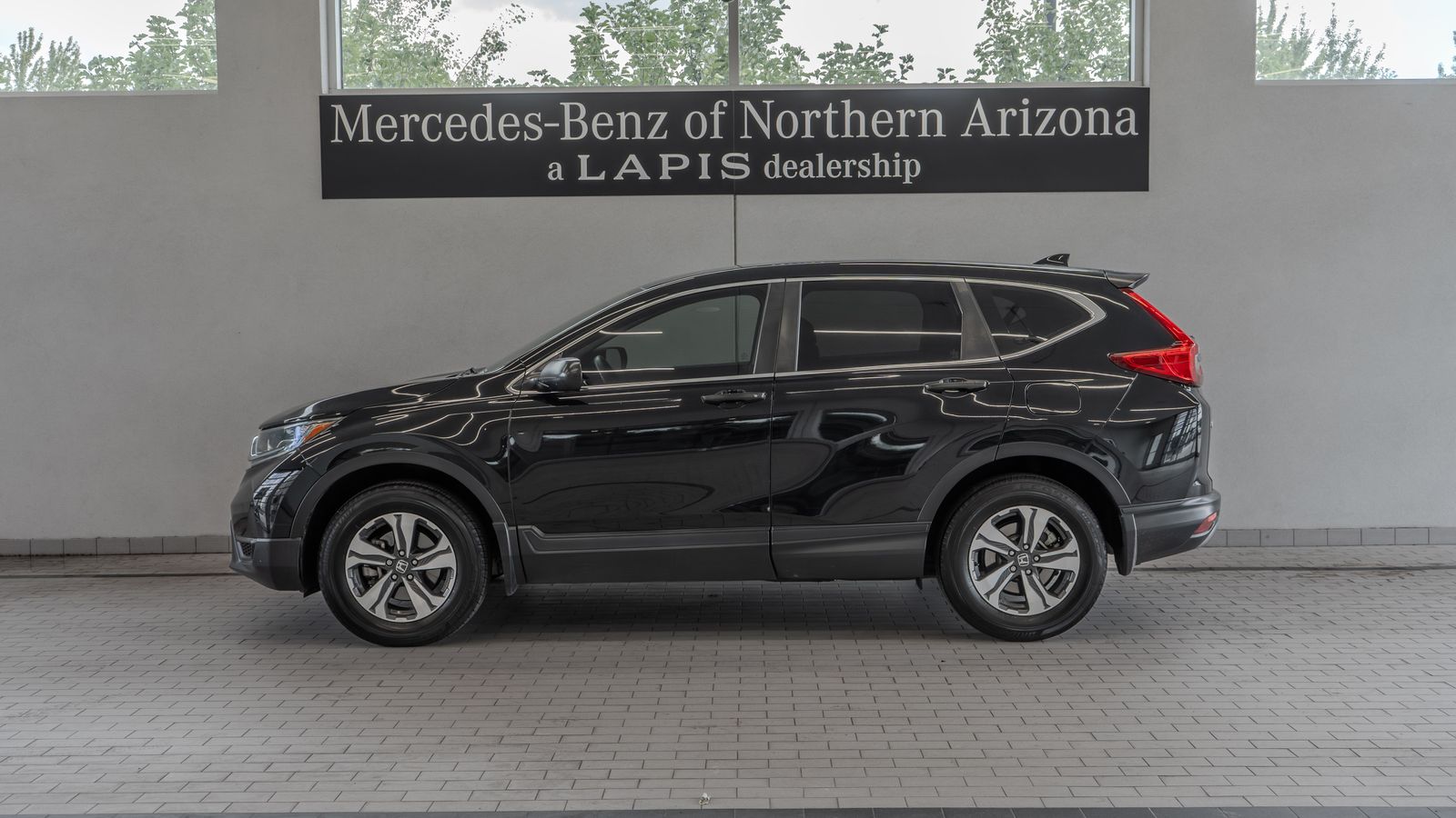 2019 Honda CR-V LX — full photo 2 of 33