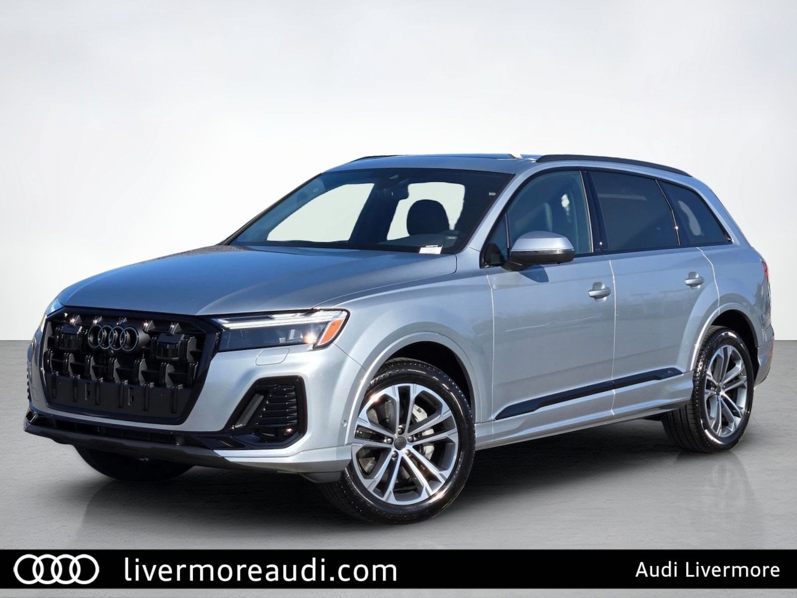 2026 Audi Q7 45 Premium Plus — photo 1 of 46
