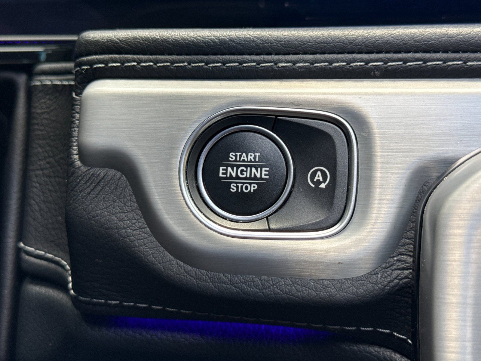 2022 Mercedes-Benz G-Class G 550 — foto completa 24 de 31