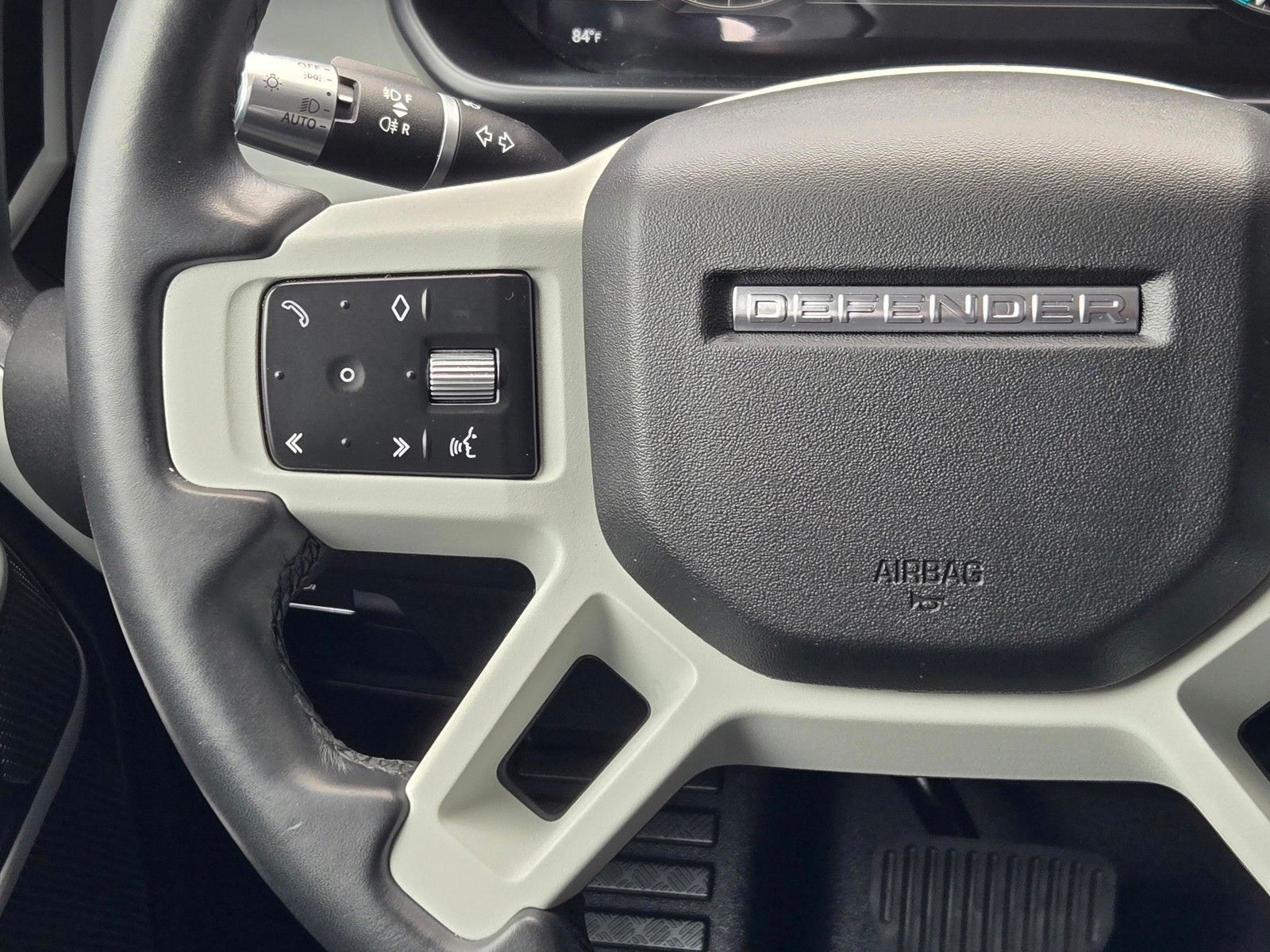 2020 Land Rover Defender 110 SE — full photo 15 of 45