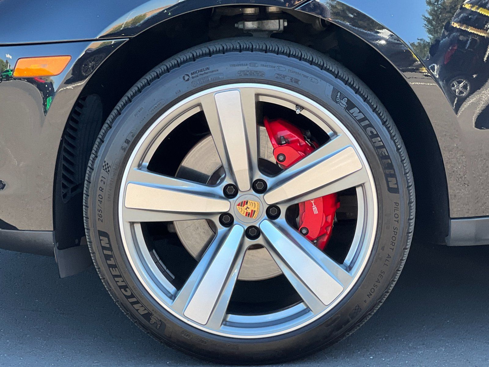 2024 Porsche Macan S — full photo 26 of 28