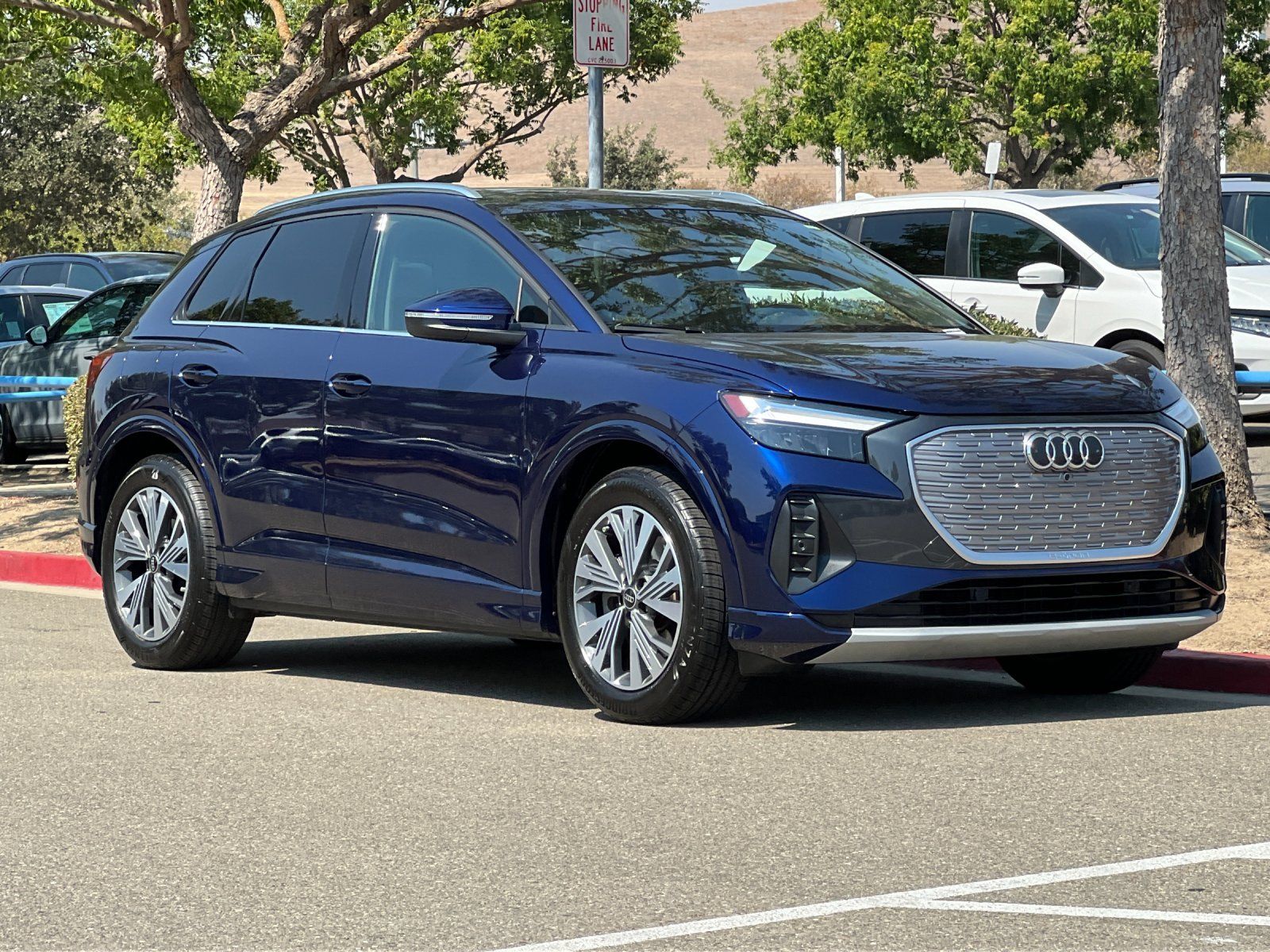 2023 Audi Q4 e-tron Premium — foto completa 8 de 28