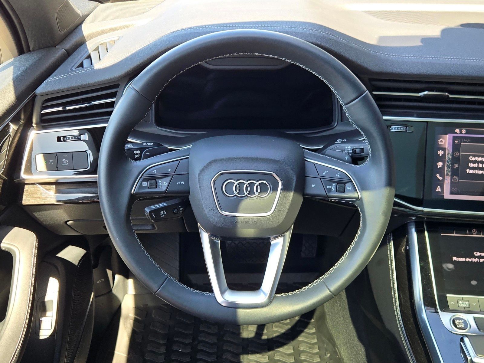2025 Audi Q7 55 Premium Plus — foto completa 14 de 45