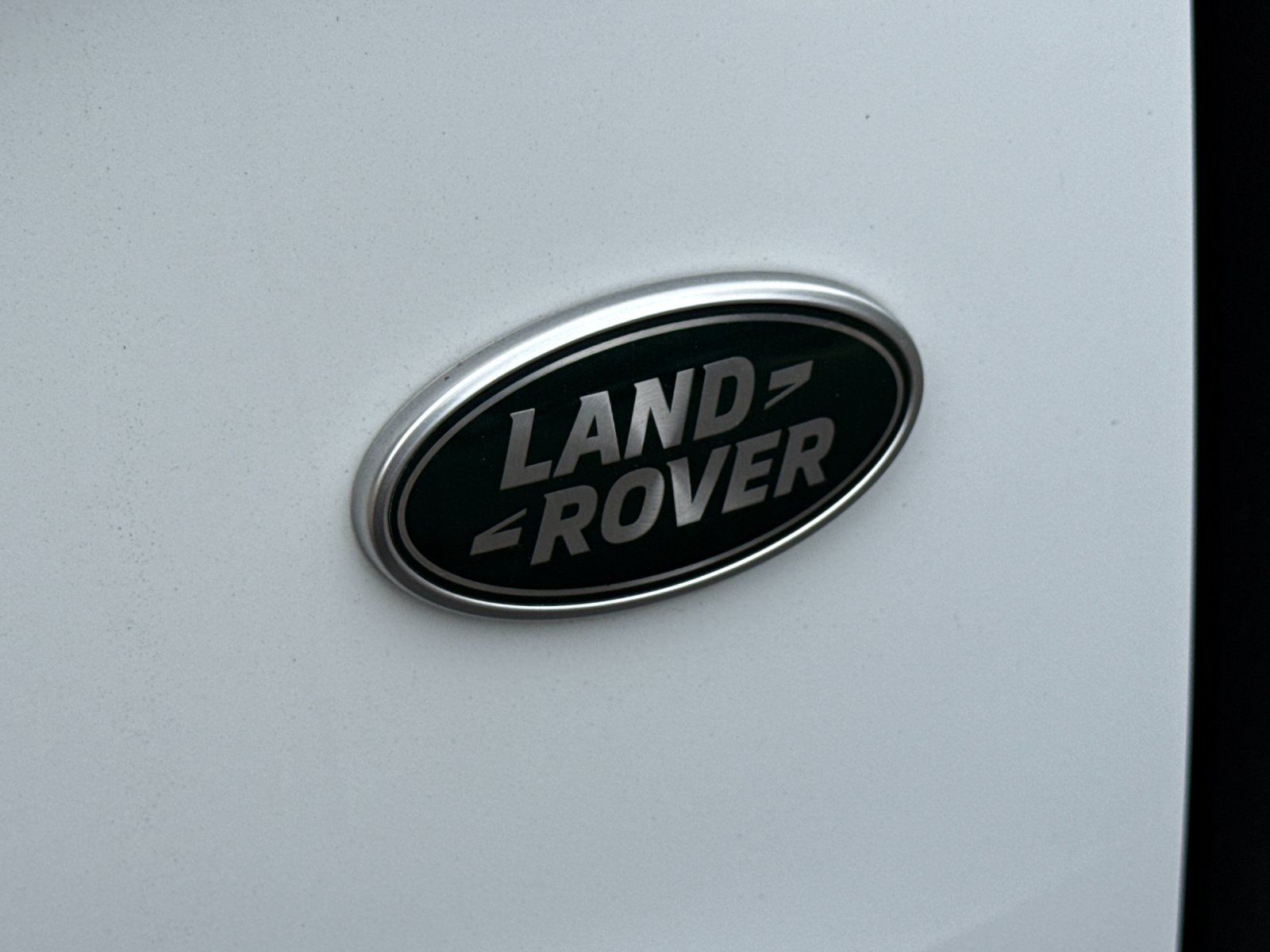 2023 Land Rover Range Rover SE — full photo 26 of 29