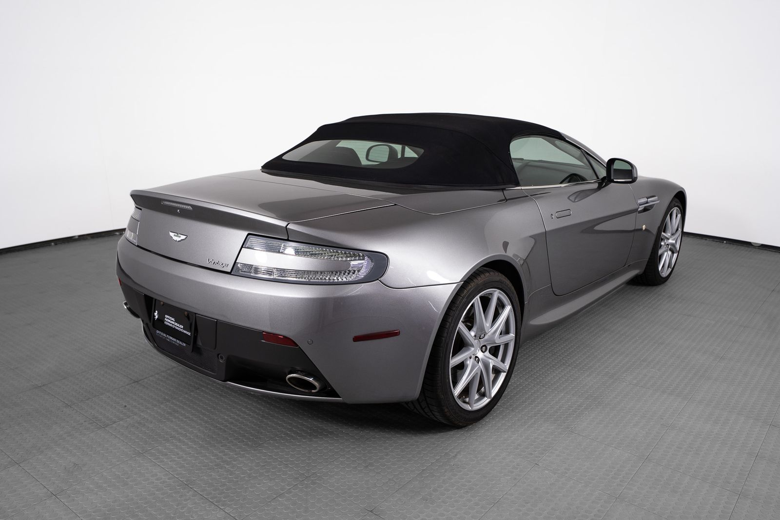 2012 Aston Martin V8 Vantage — foto completa 47 de 50
