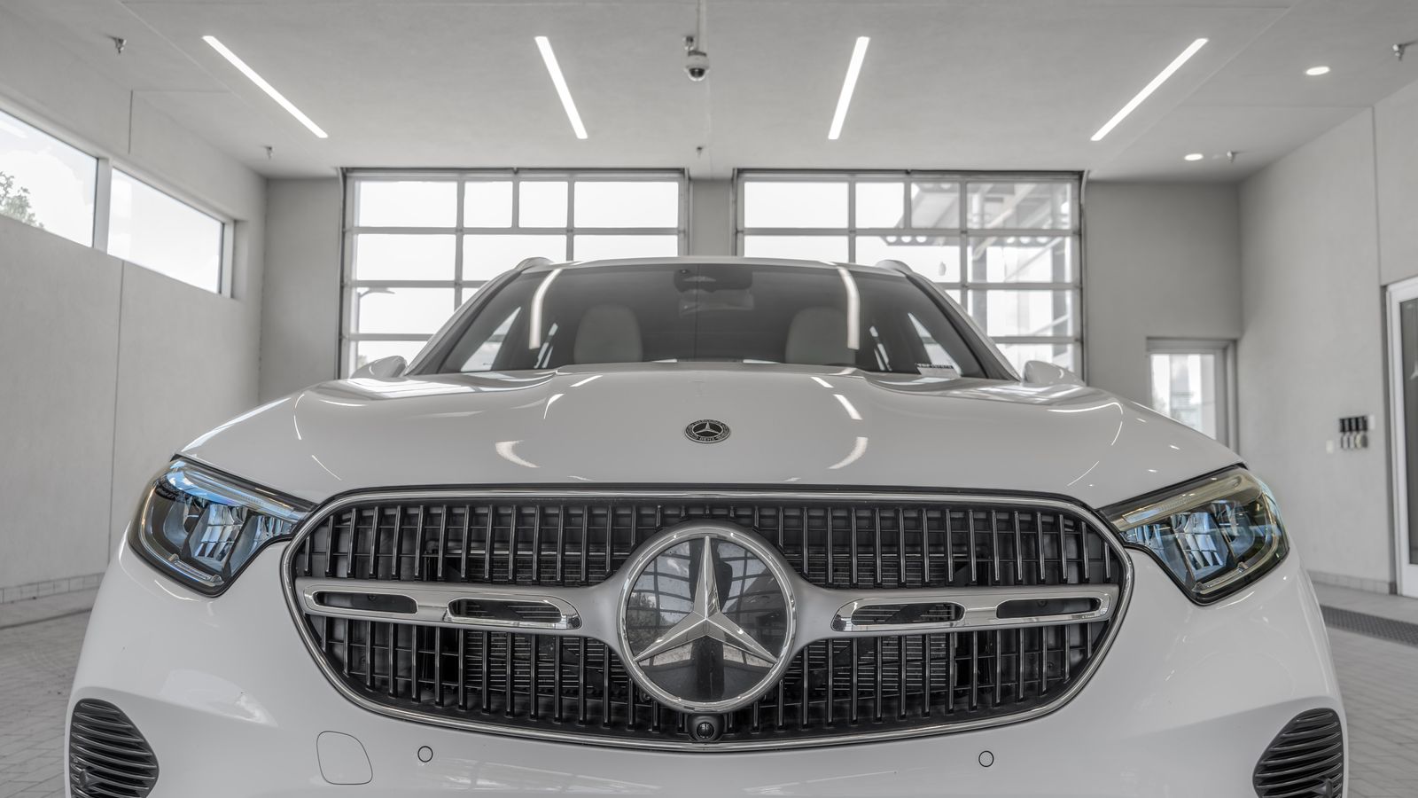 2024 Mercedes-Benz GLC GLC 300 — full photo 23 of 33
