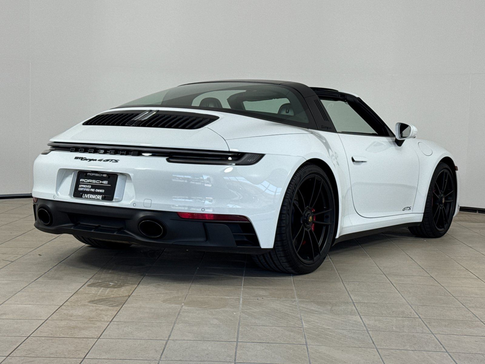 2023 Porsche 911 Targa 4 GTS — full photo 8 of 29