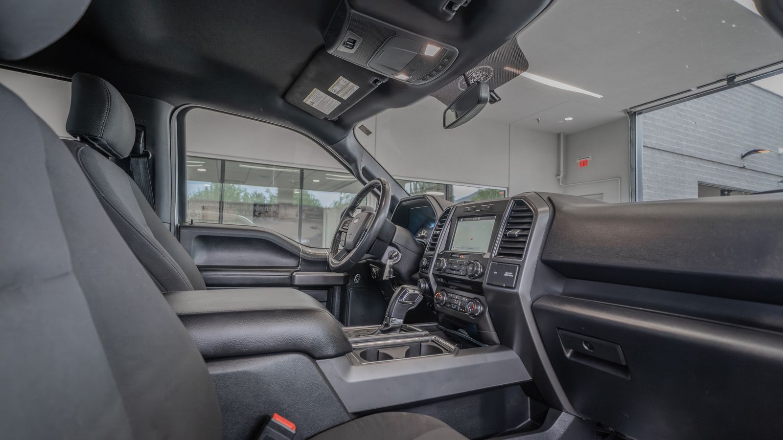 2018 Ford F-150 XLT — foto completa 17 de 33