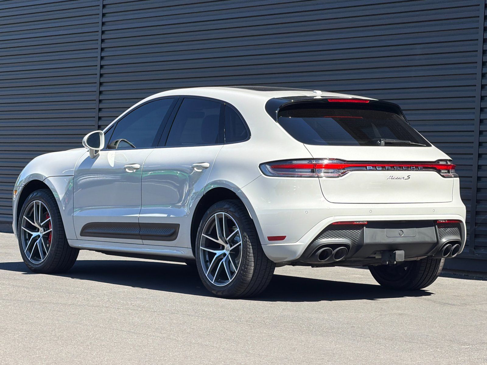 2023 Porsche Macan S — full photo 3 of 28