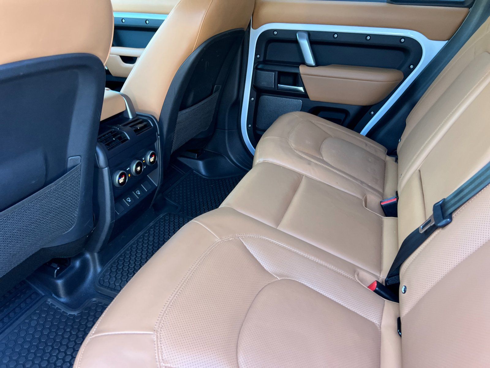 2023 Land Rover Defender 110 V8 — foto completa 11 de 27