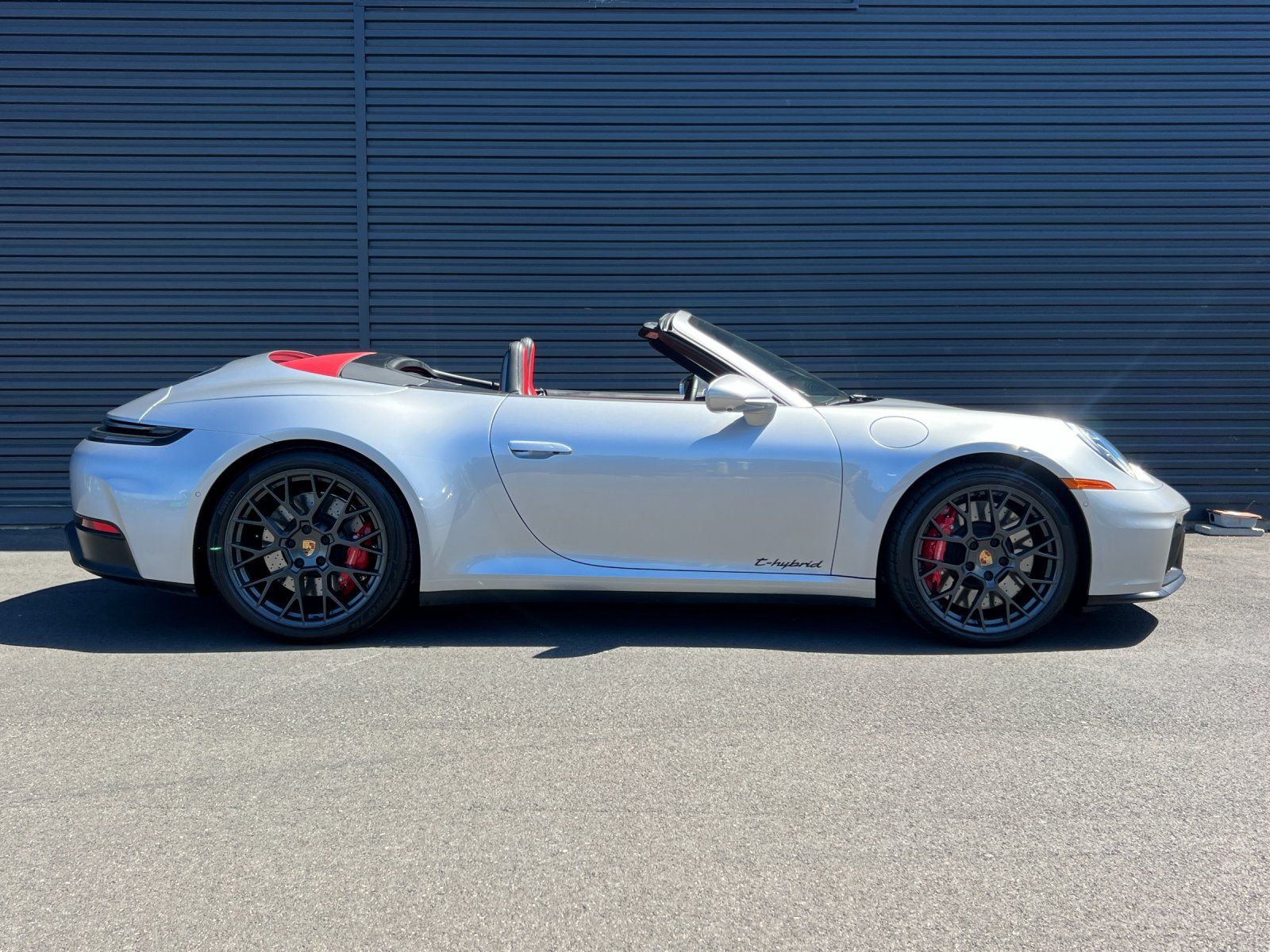 2025 Porsche 911 Carrera 4 GTS — foto completa 10 de 30