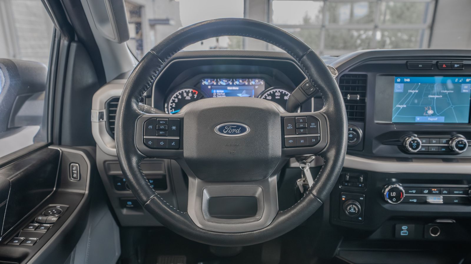 2021 Ford F-150 XLT — foto completa 9 de 35