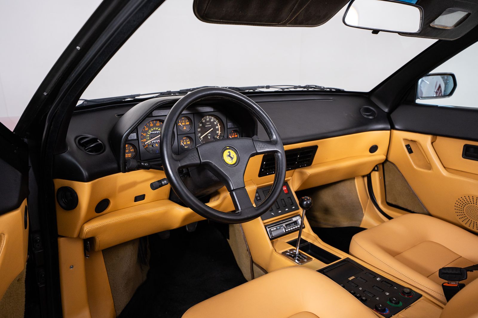 1992 Ferrari Mondial T — full photo 13 of 38